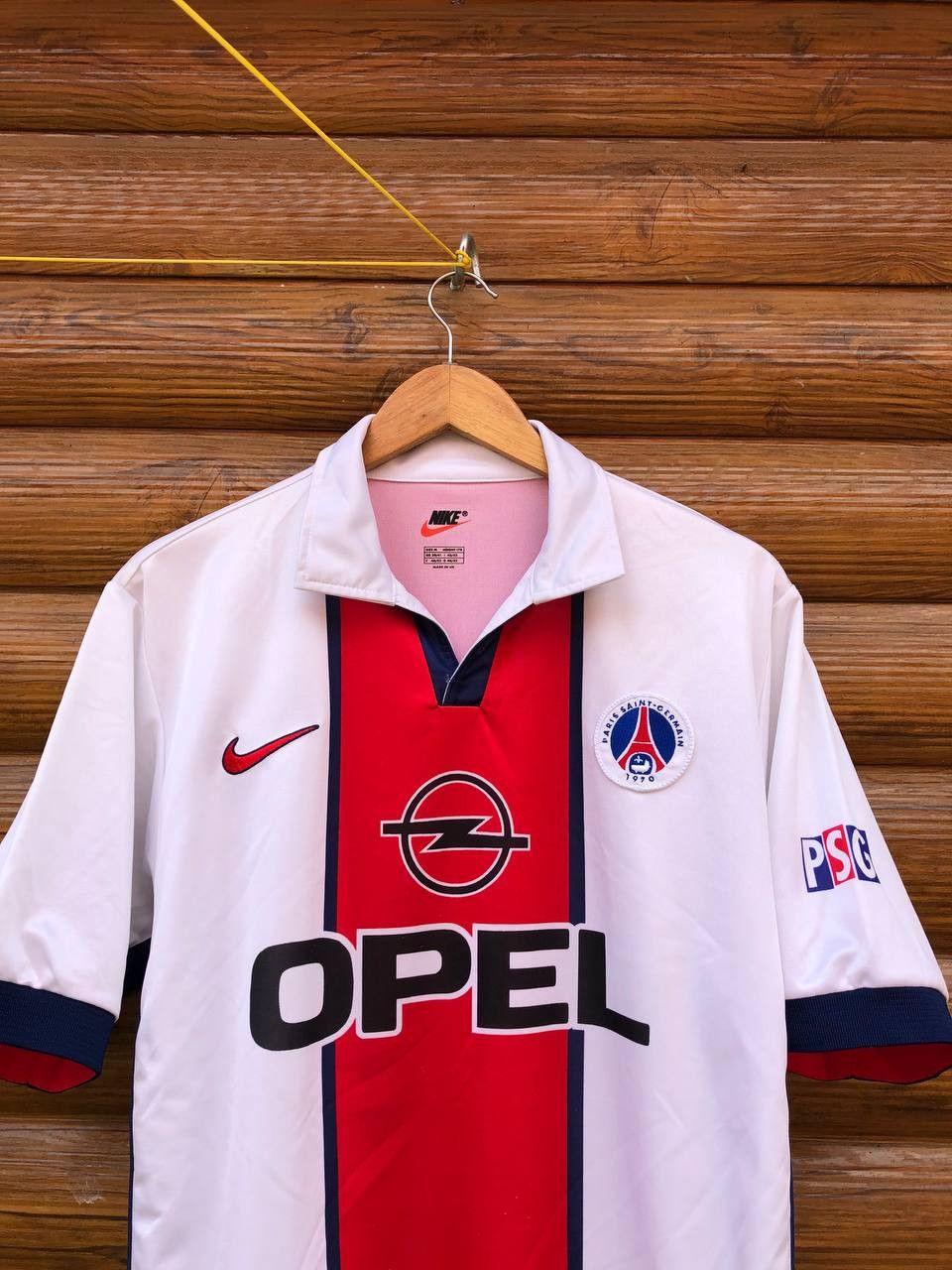 Nike Vintage Nike PSG PARIS SAINT GERMAIN Soccer Football Jersey Size US M / EU 48-50 / 2 - 2 Thumbnail