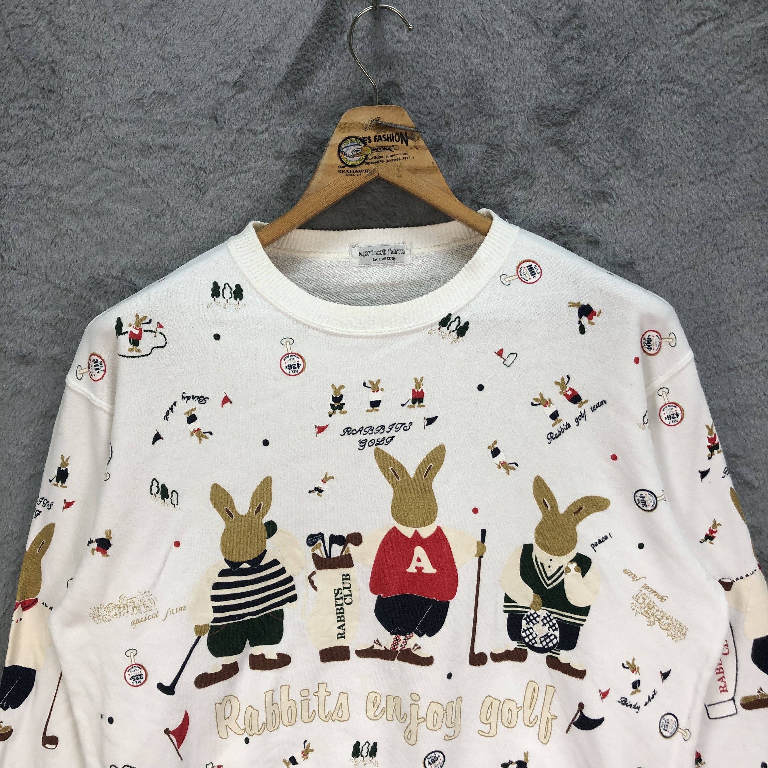 Japanese Brand RABBIT ENJOY GOLF APRICOT FARM BY CREED SWEATER #5155-176 Size US S / EU 44-46 / 1 - 2 Thumbnail