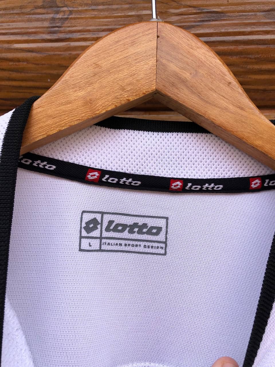 Lotto Sport VINTAGE JUVENTUS AWAY FOOTBALL SHIRT LOTTO SOCCER JERSEY Size US L / EU 52-54 / 3 - 8 Thumbnail