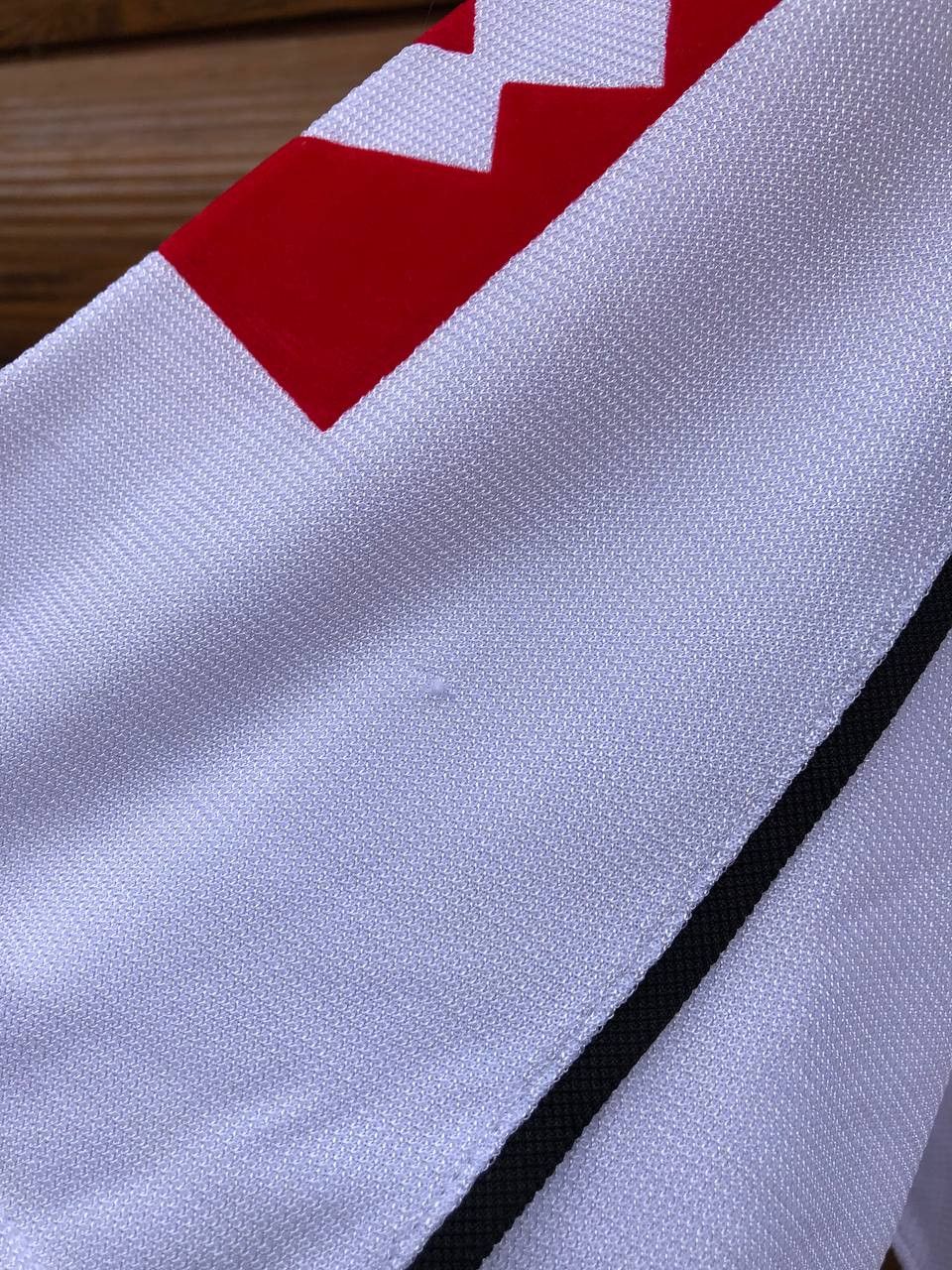 Lotto Sport VINTAGE JUVENTUS AWAY FOOTBALL SHIRT LOTTO SOCCER JERSEY Size US L / EU 52-54 / 3 - 5 Thumbnail