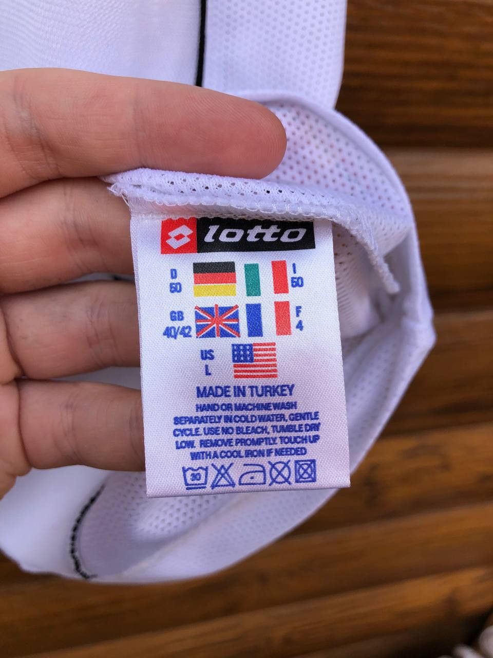 Lotto Sport VINTAGE JUVENTUS AWAY FOOTBALL SHIRT LOTTO SOCCER JERSEY Size US L / EU 52-54 / 3 - 10 Thumbnail