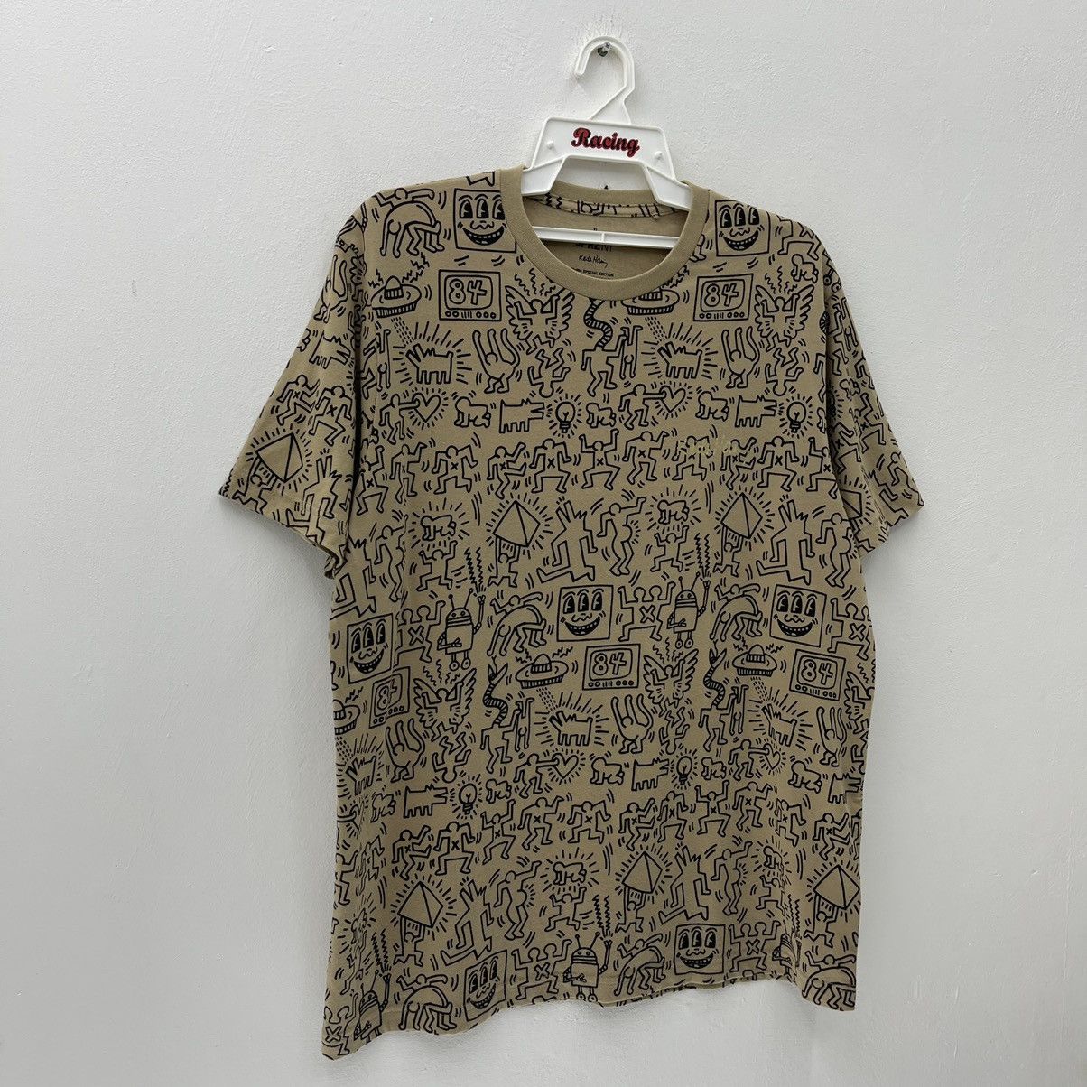 Keith Haring Keith Haring Uniqlo T-Shirt All Over Print Rare Design Size US XL / EU 56 / 4 - 5 Thumbnail