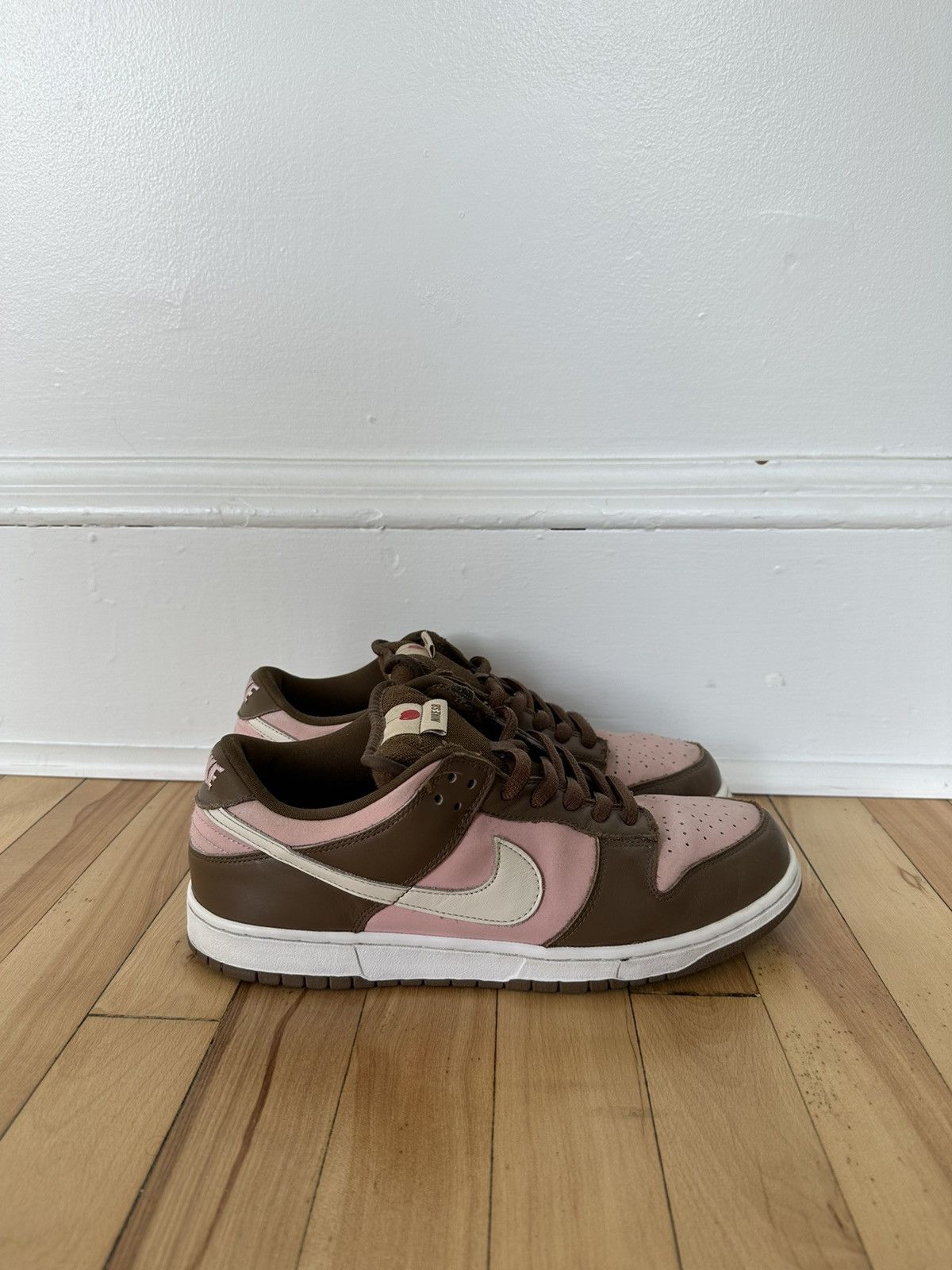 Nike dunk low pro sb stussy cherry best sale