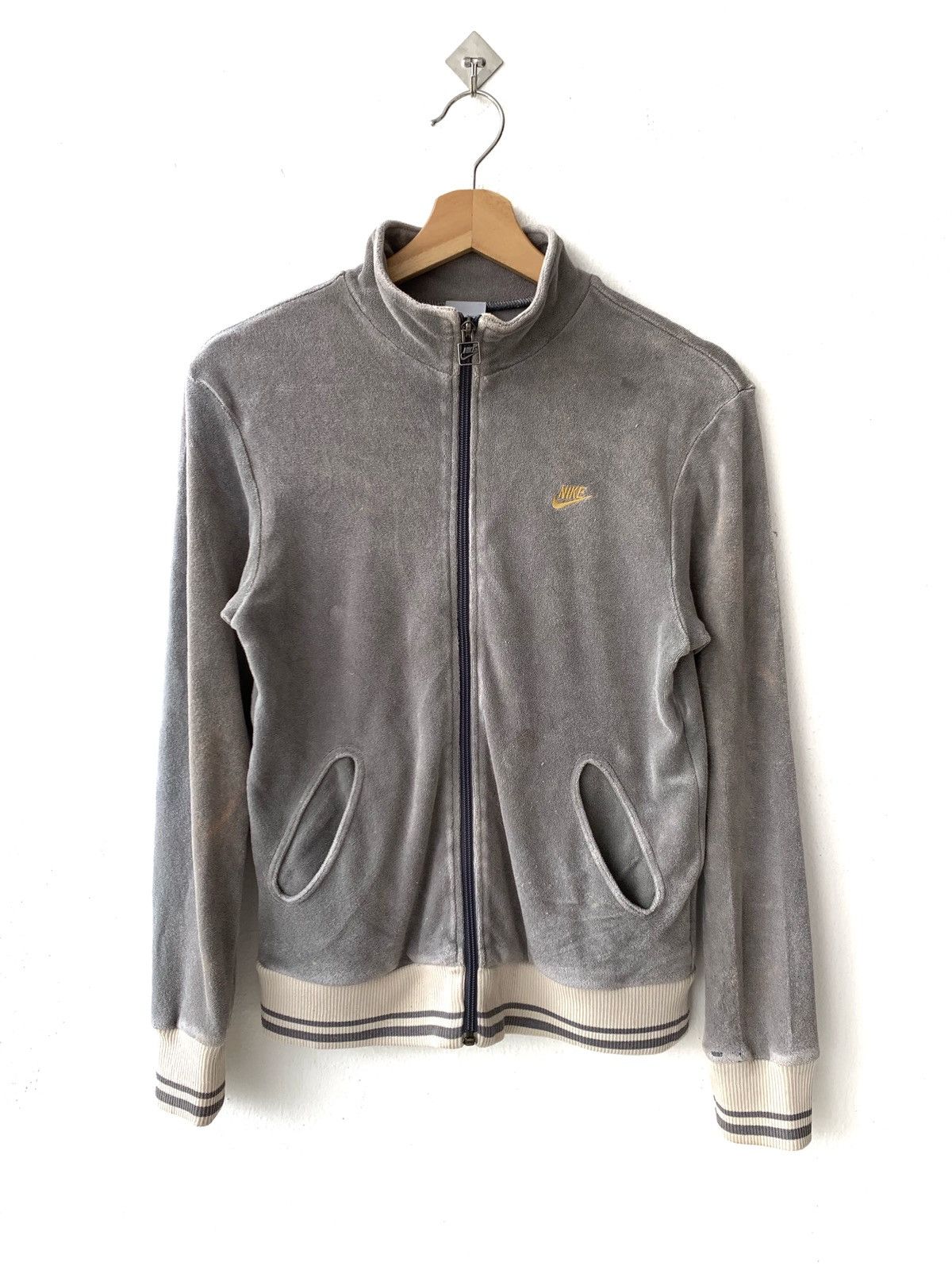 Nike Vintage Y2K Nike Velvet Zip Up Sweater Size US S / EU 44-46 / 1 - 1 Thumbnail
