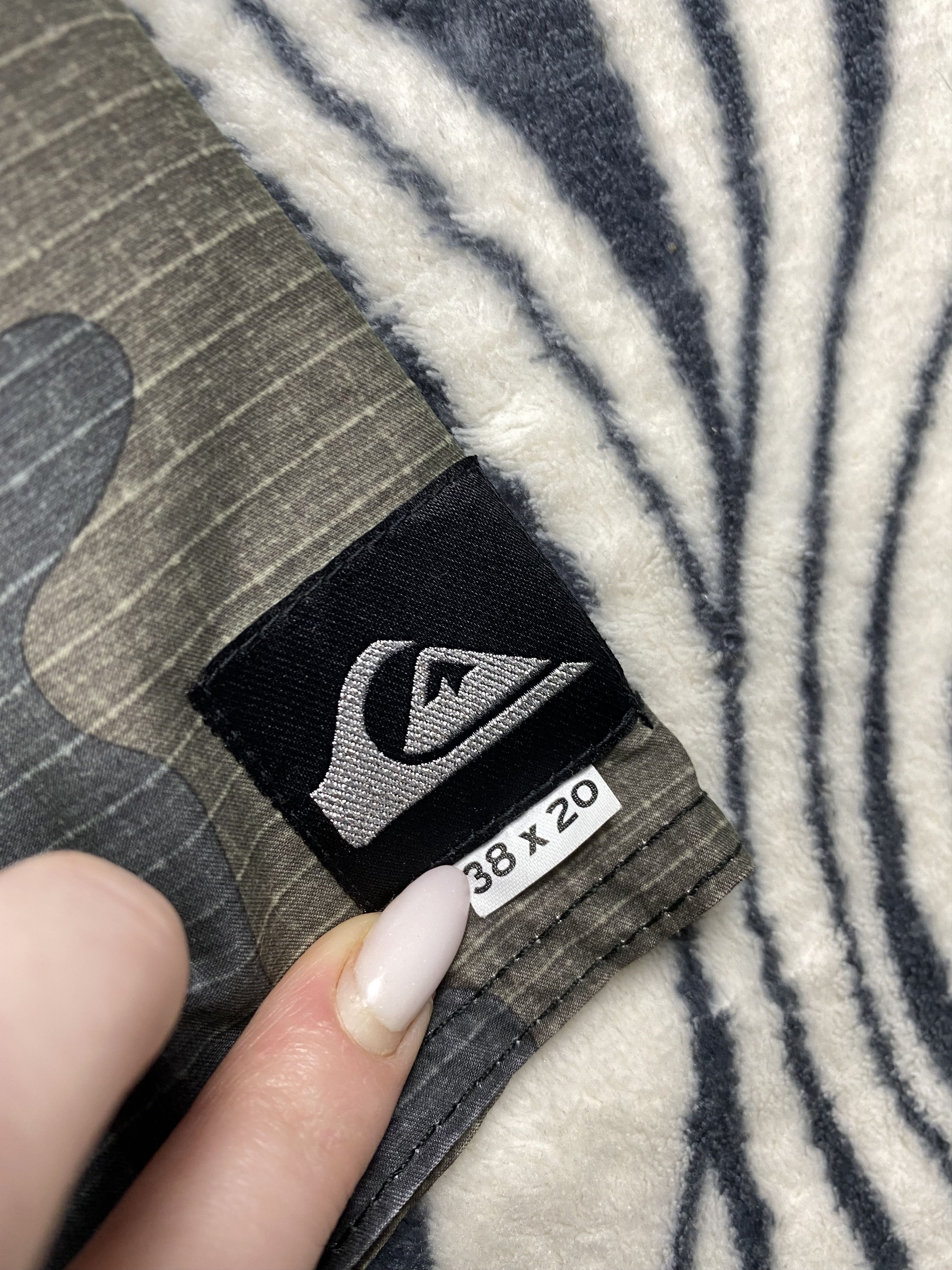 Quiksilver × Vintage Quiksilver Vintage Mens Shorts Size US 38 / EU 54 - 7 Thumbnail