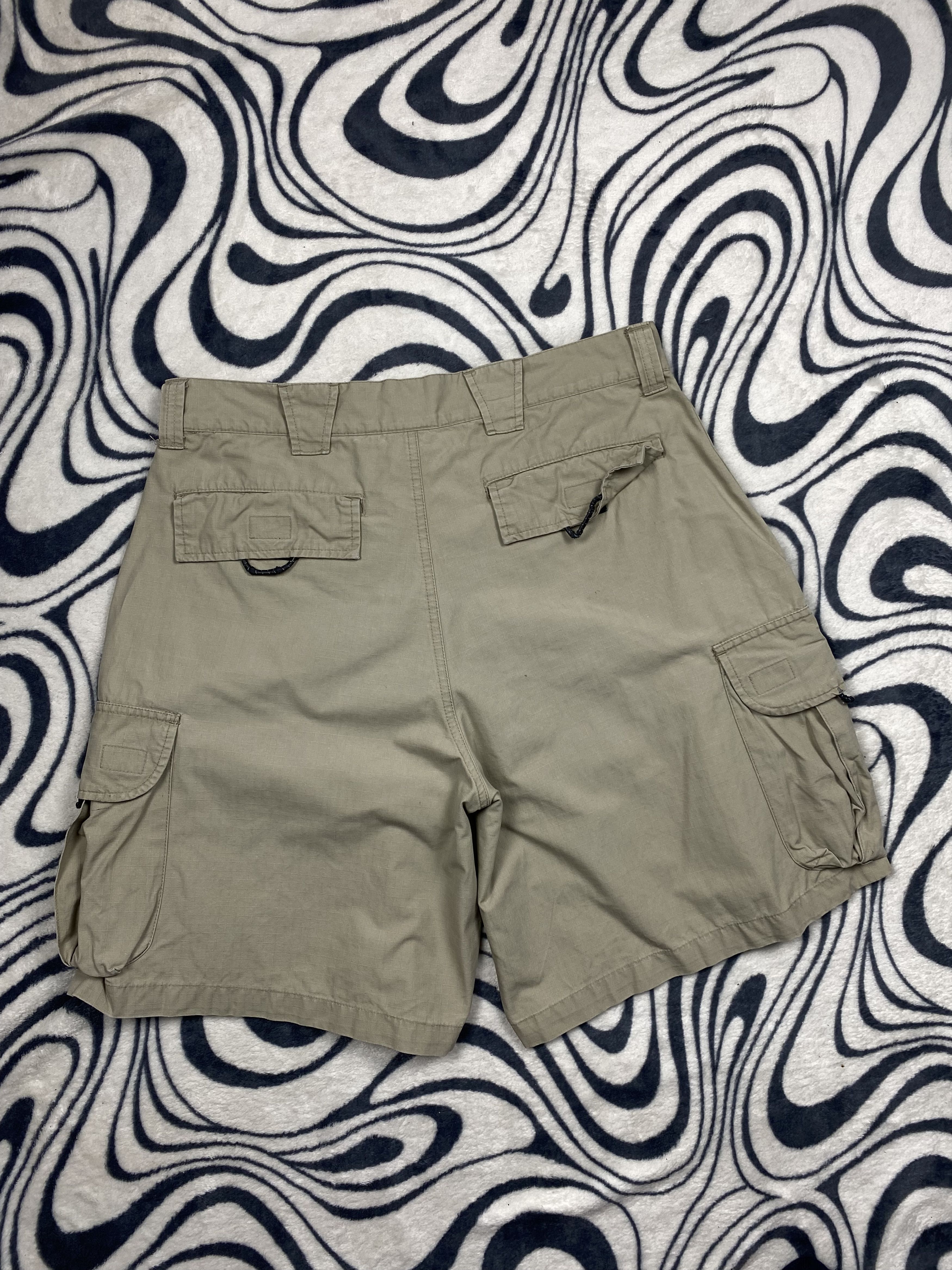 Nike ACG Nike ACG Vintage Mens Cargo Shorts Y2K Size US 32 / EU 48 - 7 Thumbnail