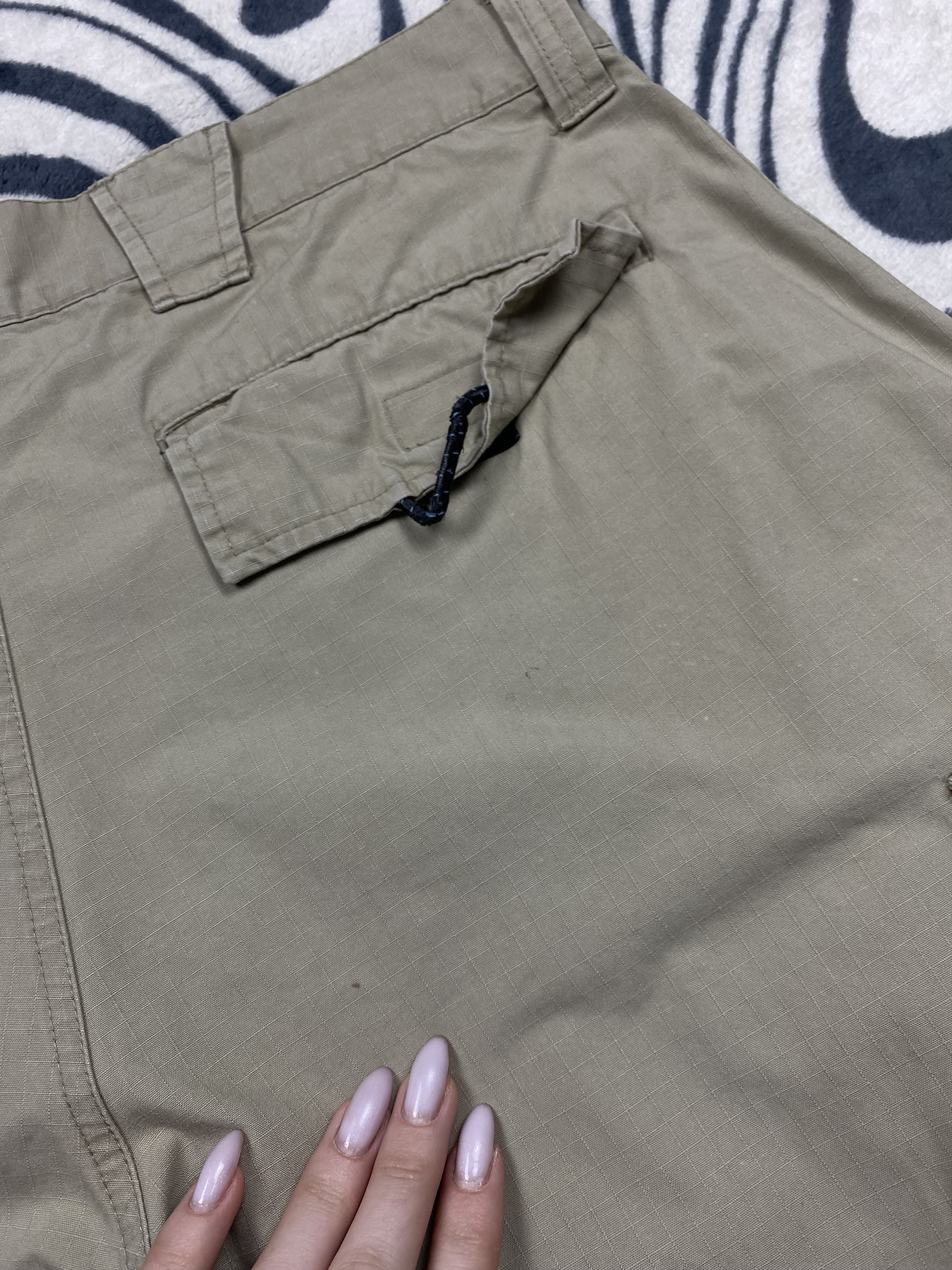 Nike ACG Nike ACG Vintage Mens Cargo Shorts Y2K Size US 32 / EU 48 - 9 Thumbnail