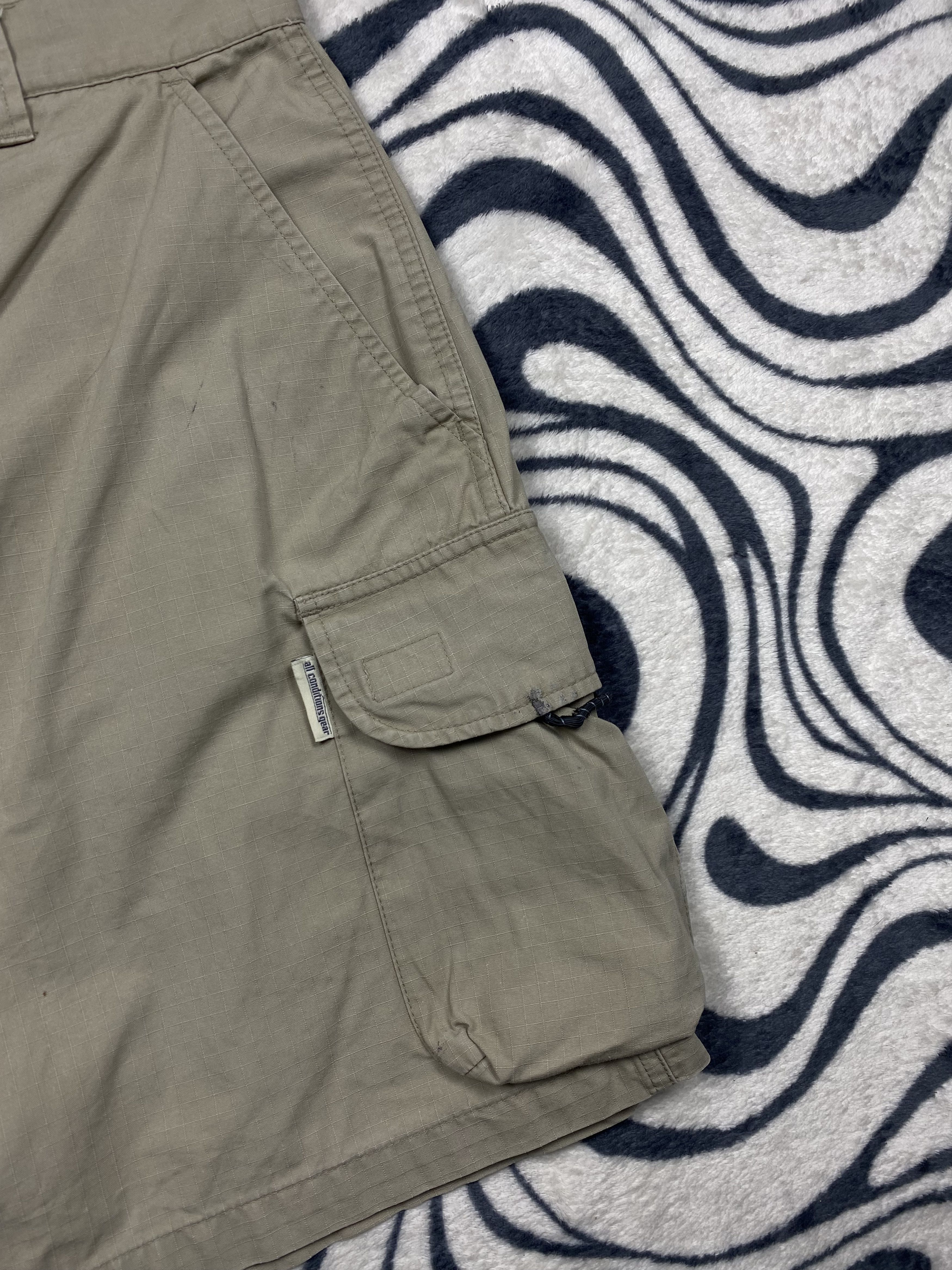 Nike ACG Nike ACG Vintage Mens Cargo Shorts Y2K Size US 32 / EU 48 - 2 Thumbnail