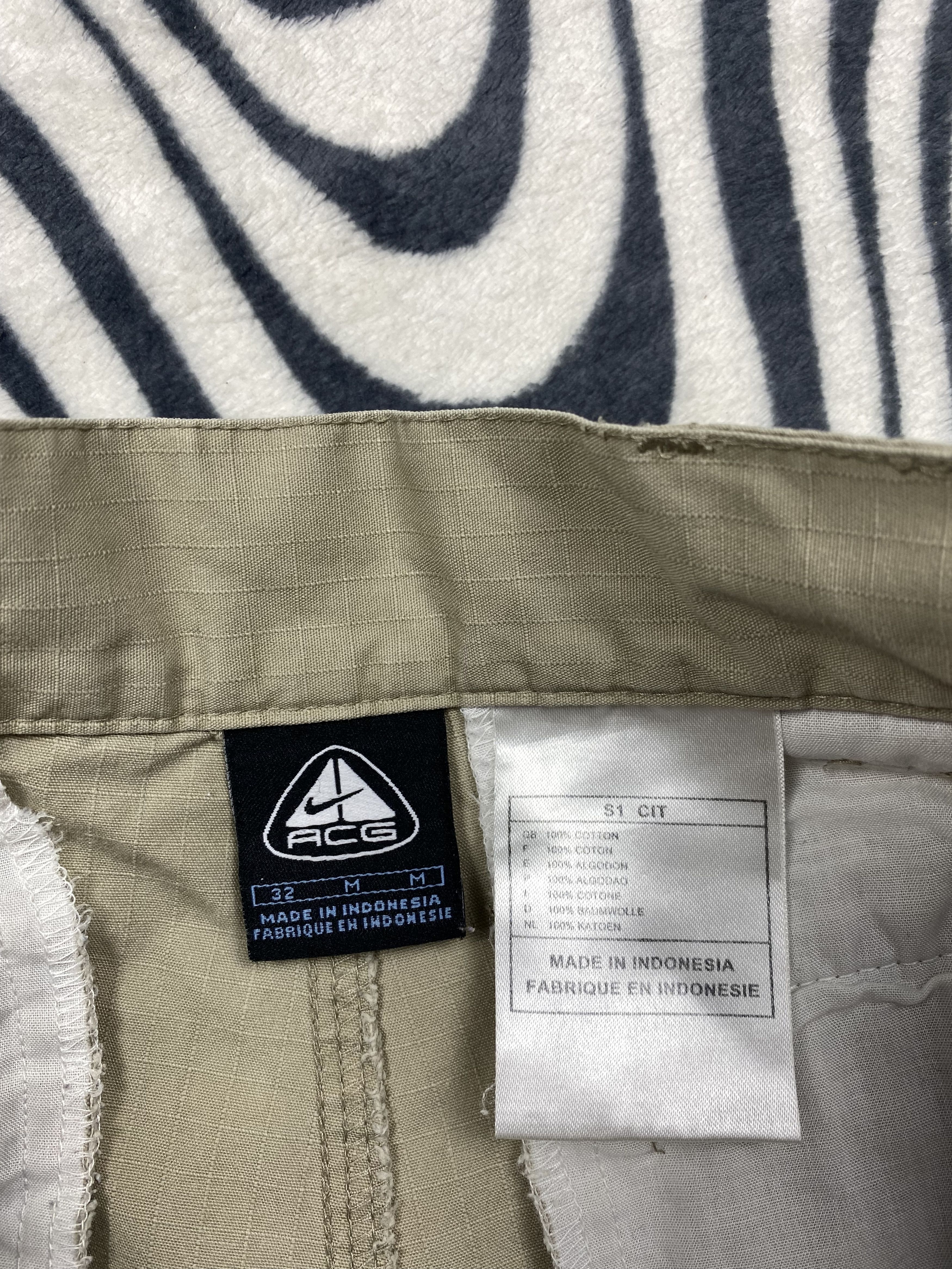 Nike ACG Nike ACG Vintage Mens Cargo Shorts Y2K Size US 32 / EU 48 - 6 Thumbnail