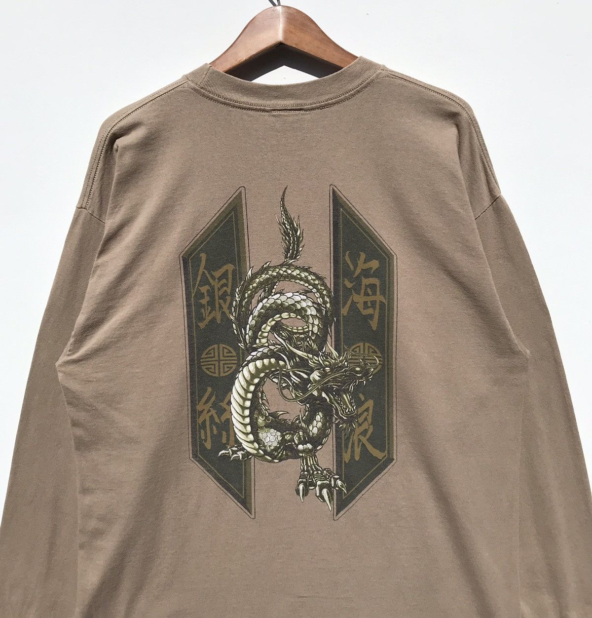 Vintage Vintage 90s Silver Strand Dragon Shirt Surfboards Size US XL / EU 56 / 4 - 9 Thumbnail