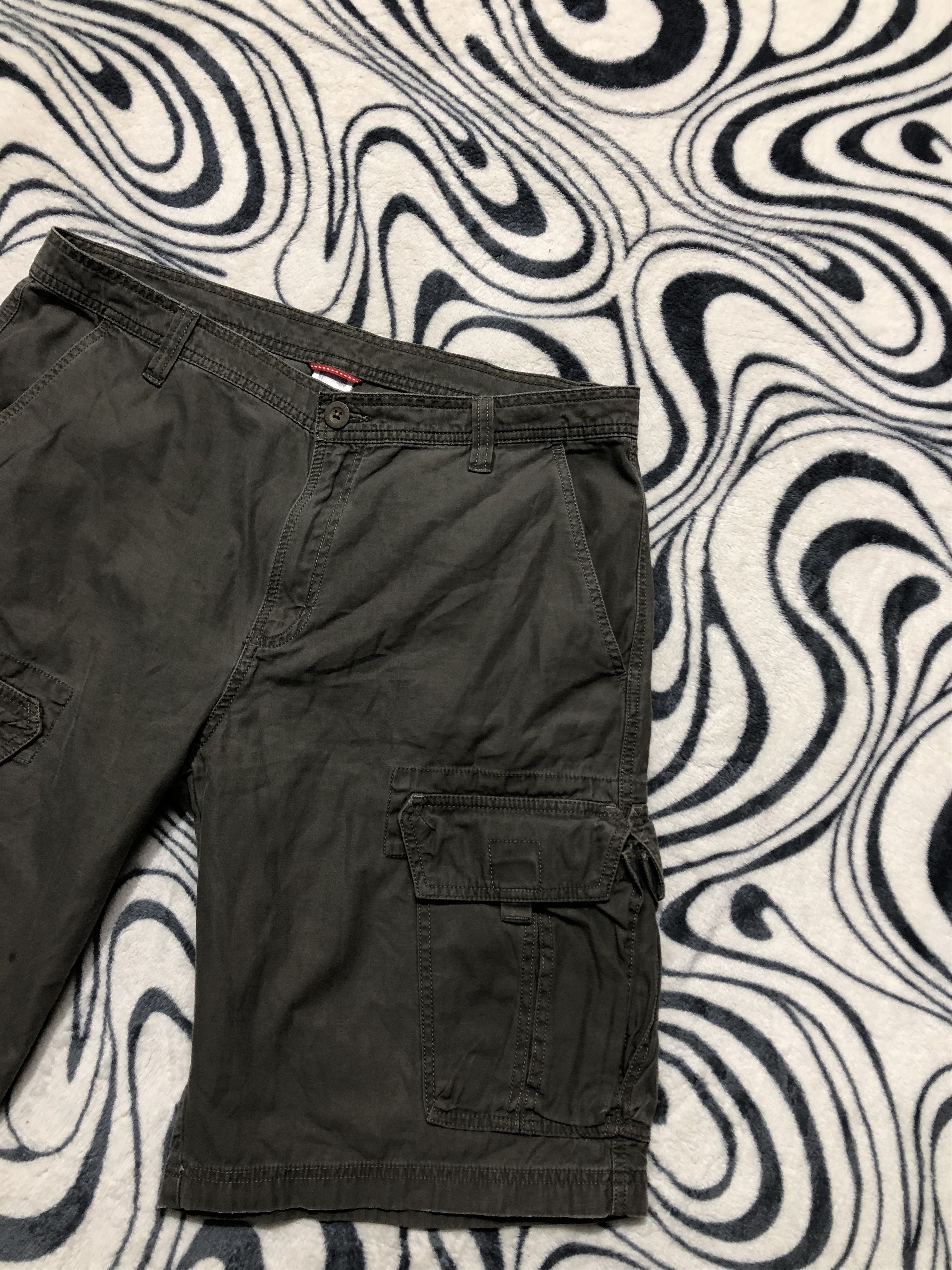 The North Face × Vintage The North Face Vintage Mens Cargo Shorts Size US 36 / EU 52 - 2 Thumbnail