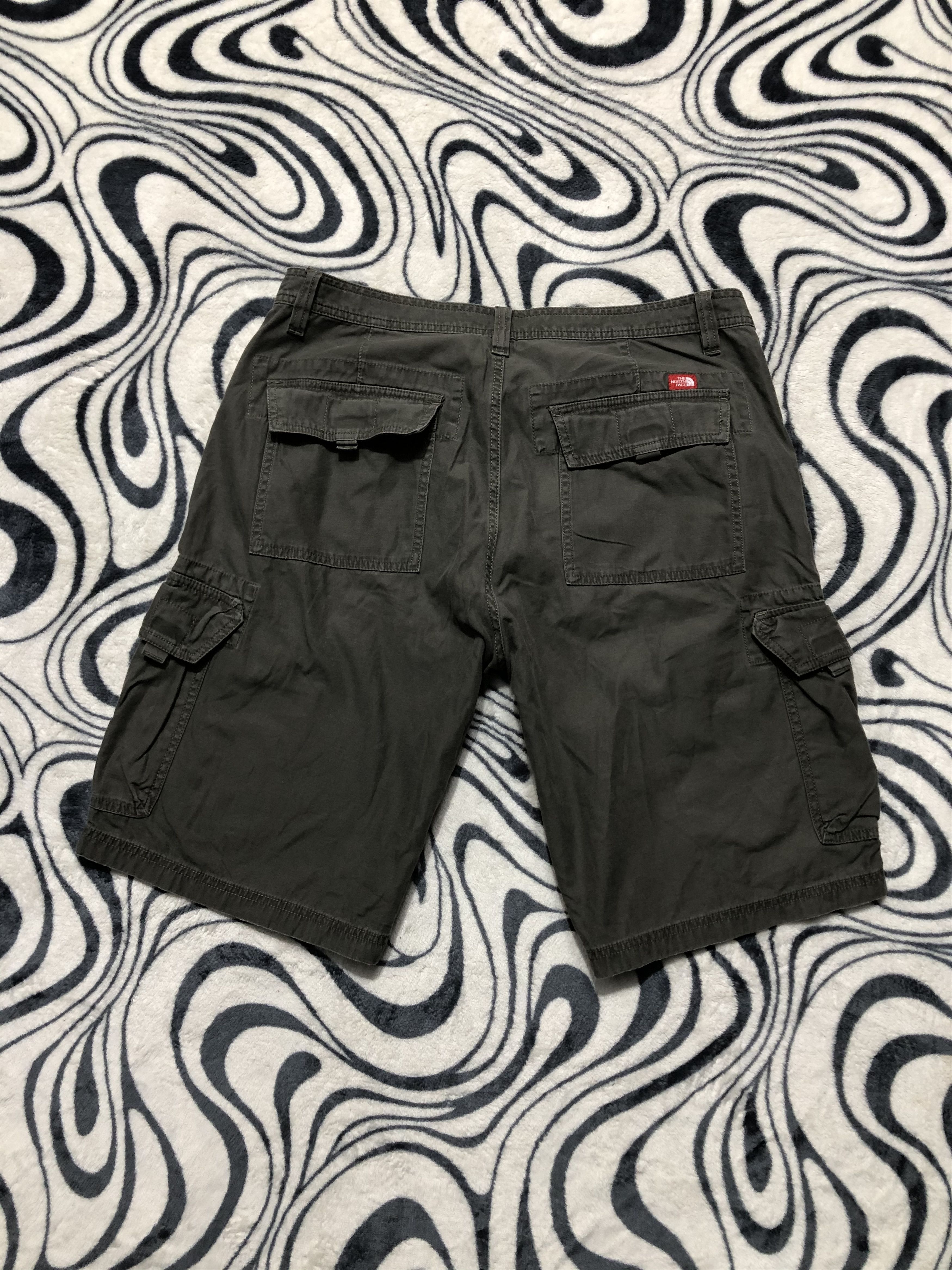 The North Face × Vintage The North Face Vintage Mens Cargo Shorts Size US 36 / EU 52 - 5 Thumbnail