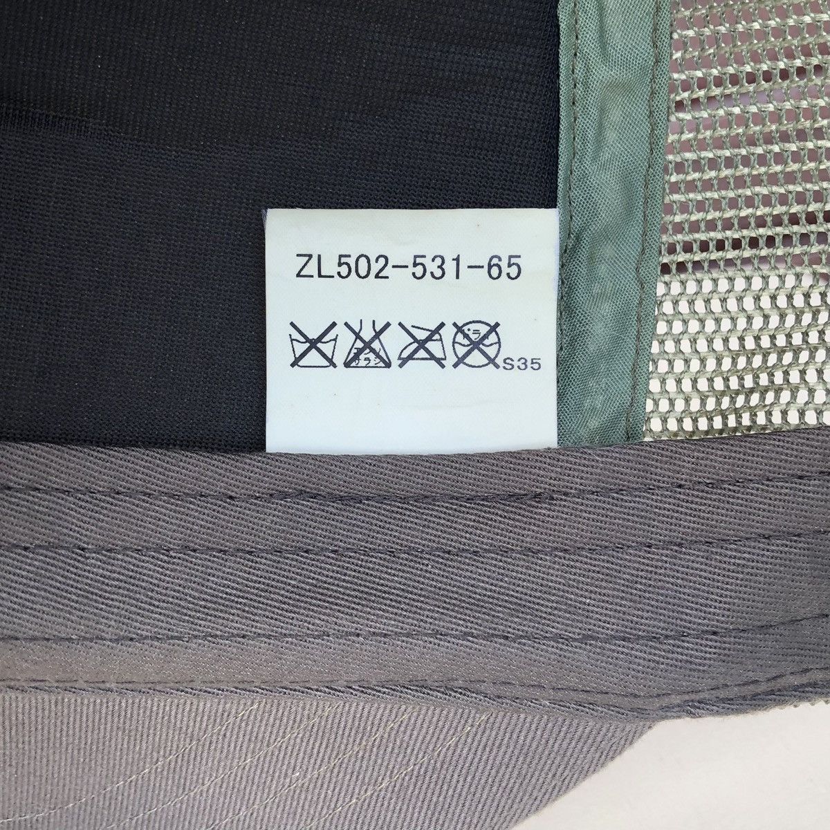 Burberry Burberry Blue Label Spell Out Logo Snapback Cap Size ONE SIZE - 12 Thumbnail