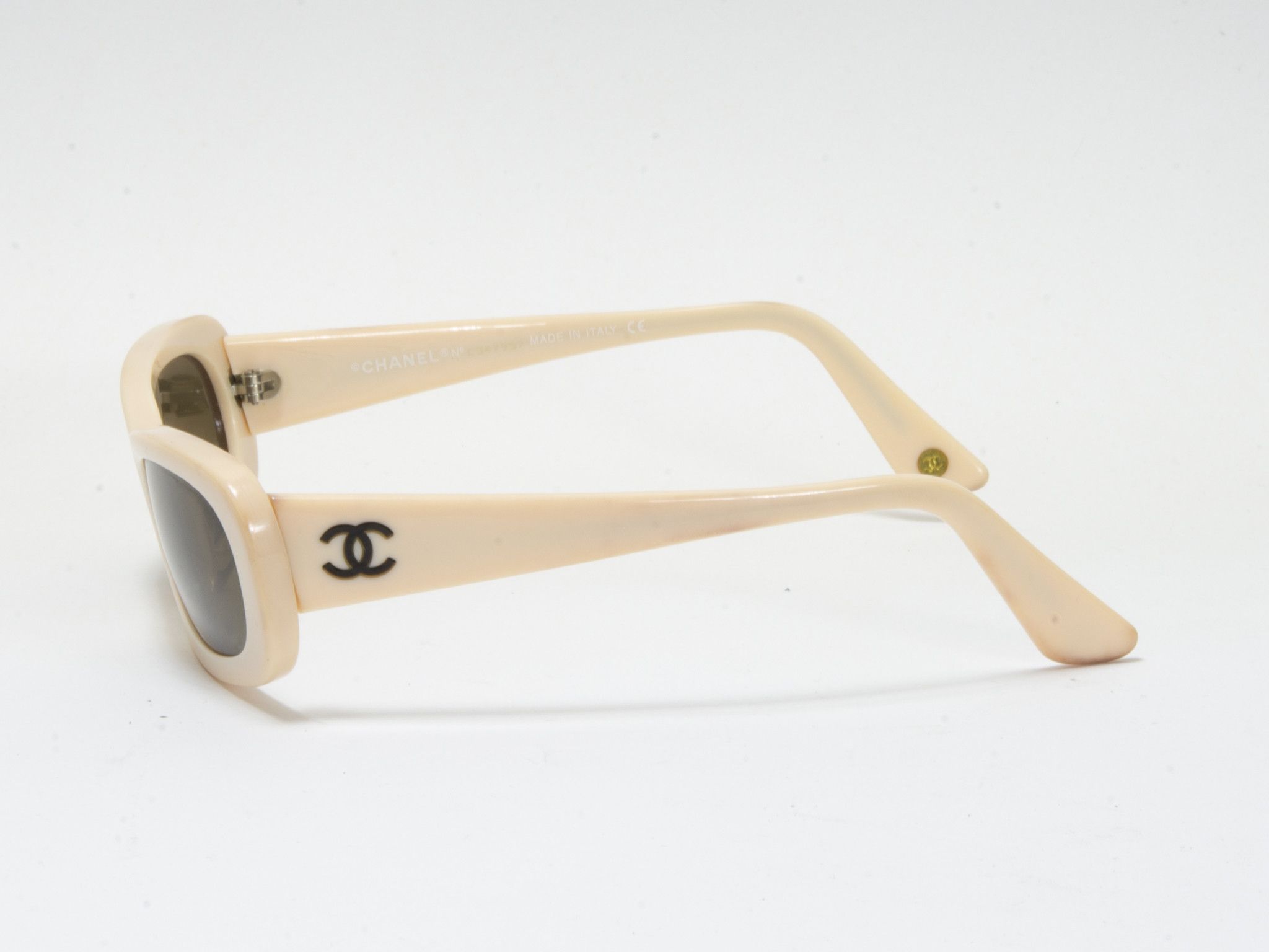 Chanel CHANEL LOGO VINTAGE CHANEL SUNGLASSES Size ONE SIZE - 2 Thumbnail