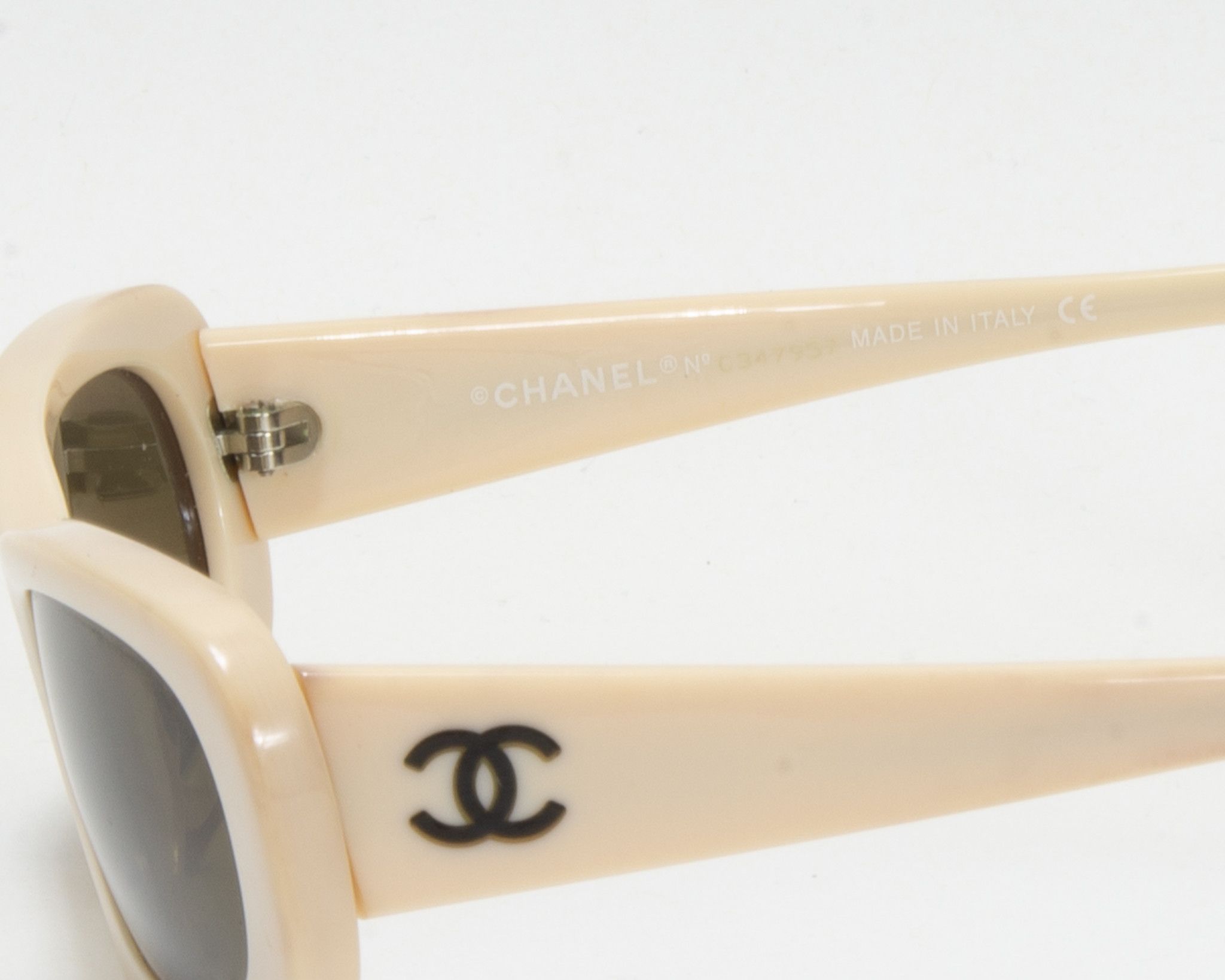 Chanel CHANEL LOGO VINTAGE CHANEL SUNGLASSES Size ONE SIZE - 5 Thumbnail