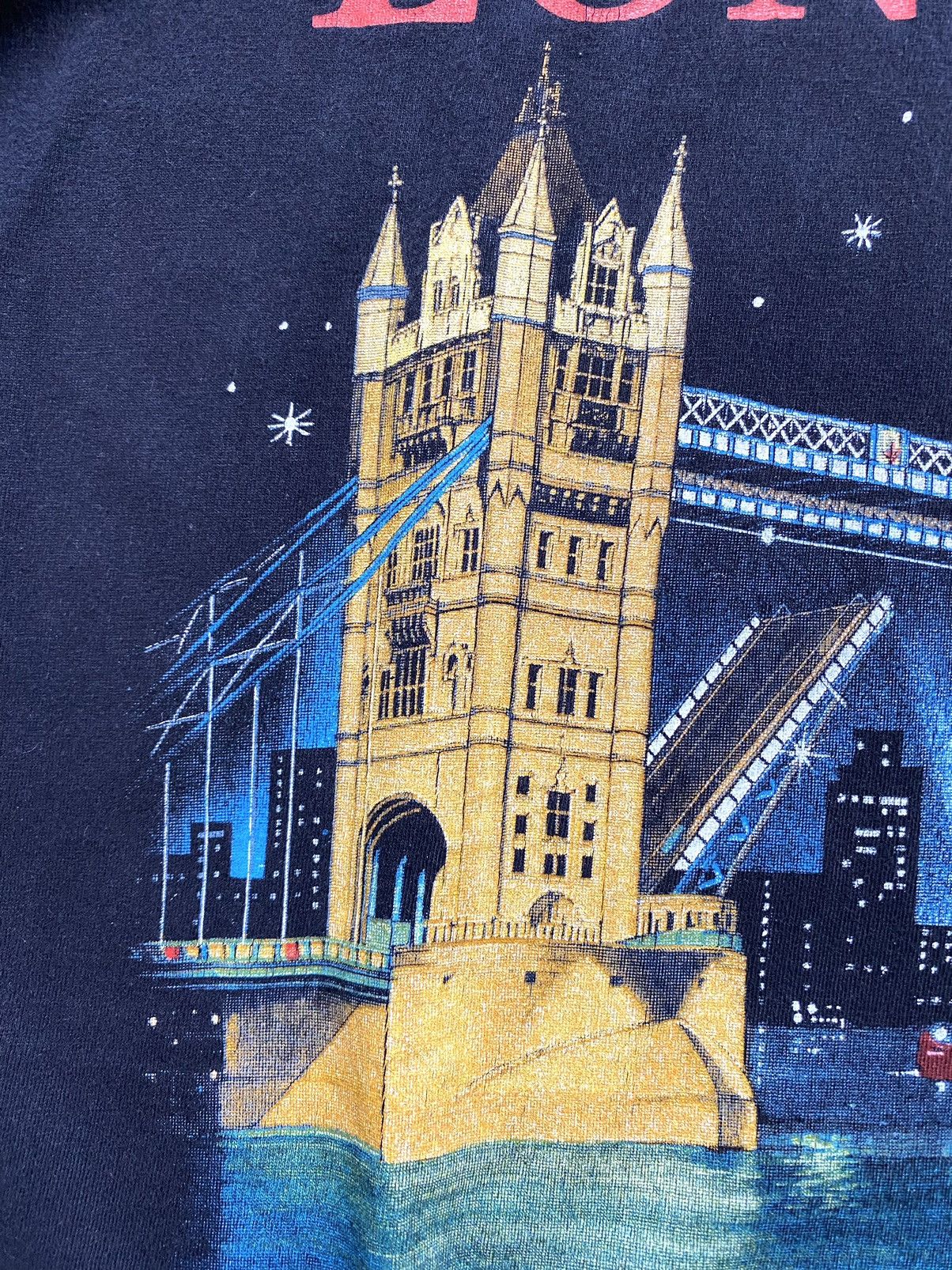 Vintage Vintage 1990’s Tower Bridge London Art T Shirt Size US M / EU 48-50 / 2 - 6 Thumbnail