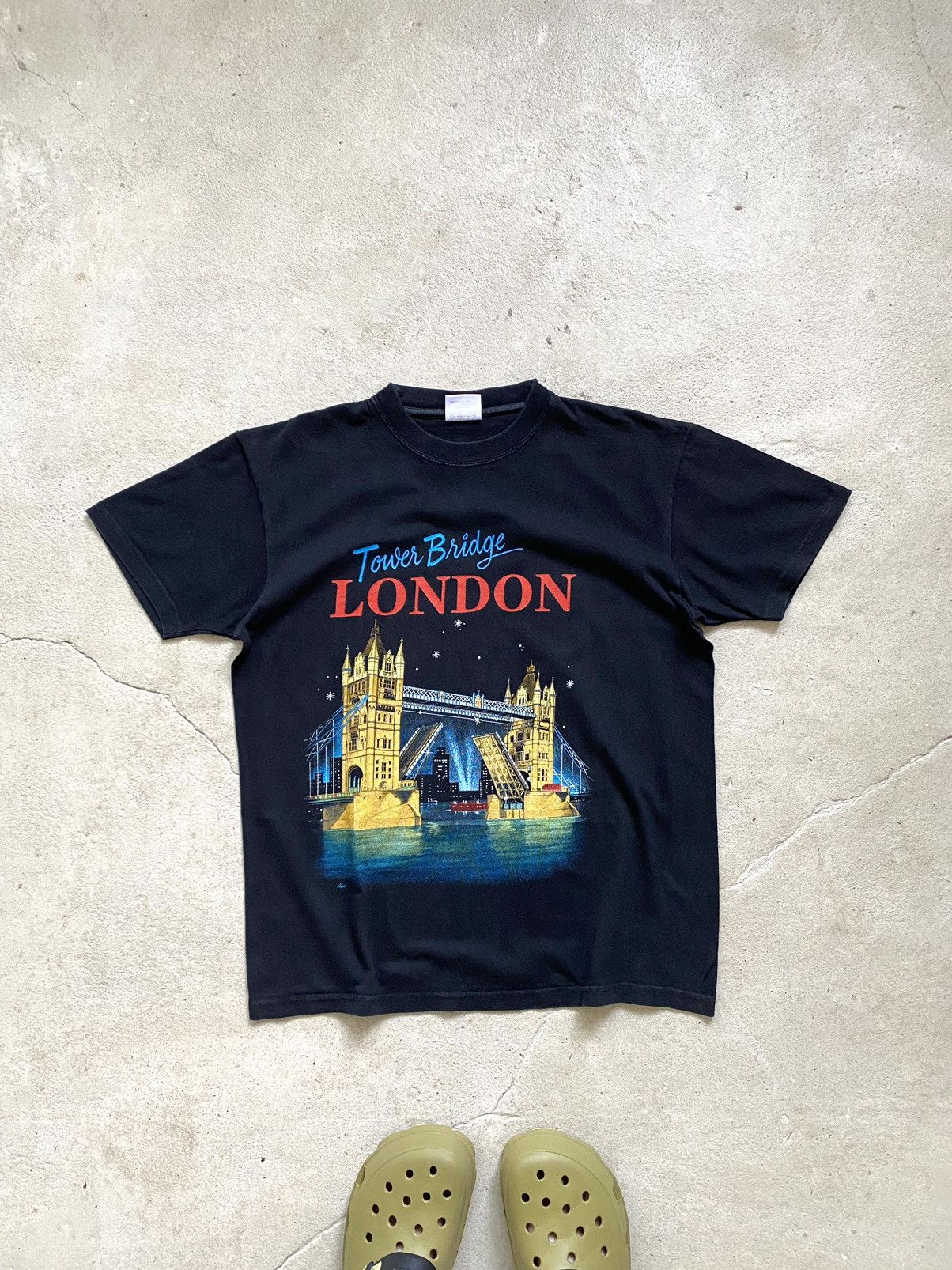 Vintage Vintage 1990’s Tower Bridge London Art T Shirt Size US M / EU 48-50 / 2 - 1 Thumbnail