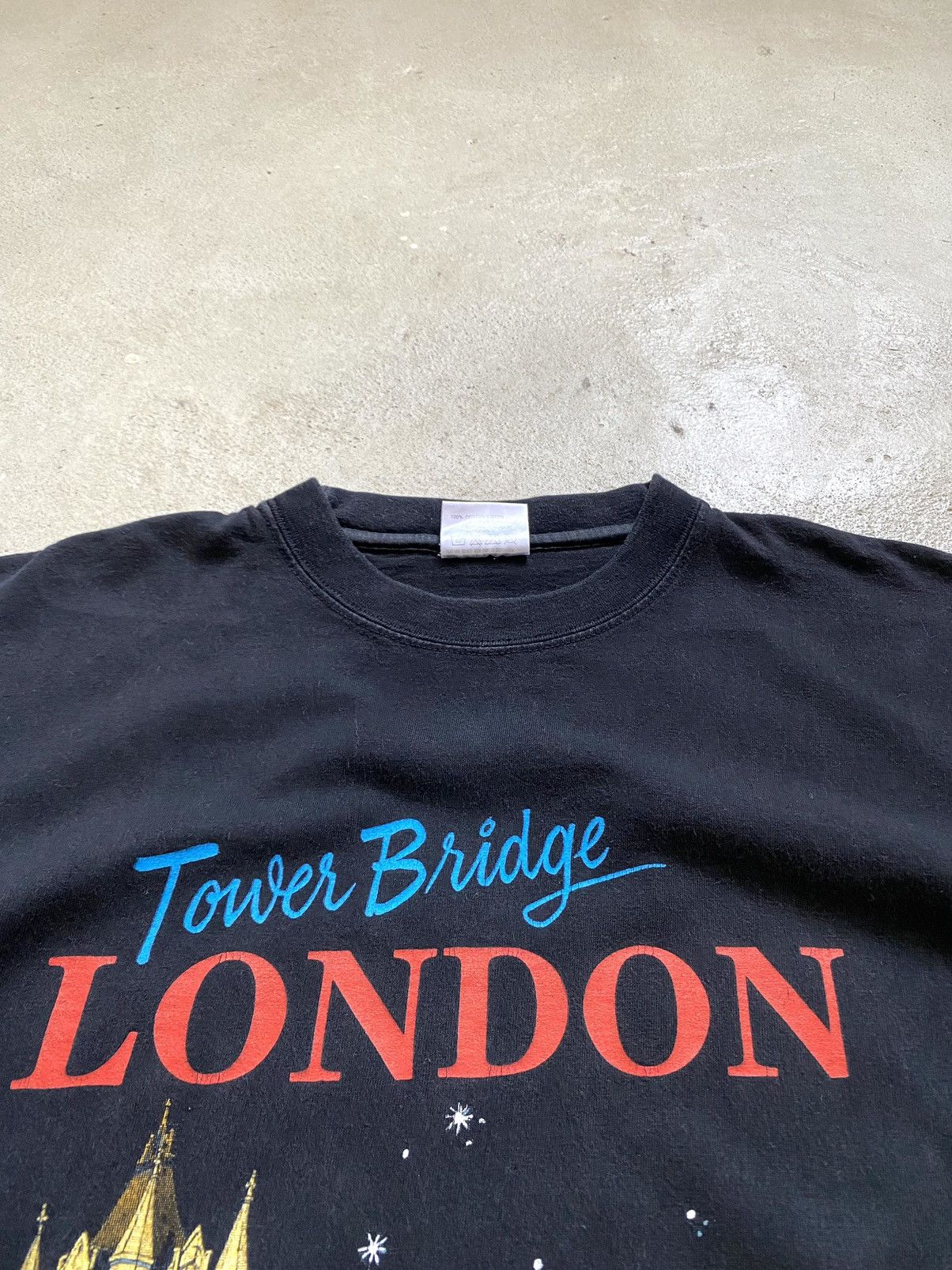 Vintage Vintage 1990’s Tower Bridge London Art T Shirt Size US M / EU 48-50 / 2 - 7 Thumbnail