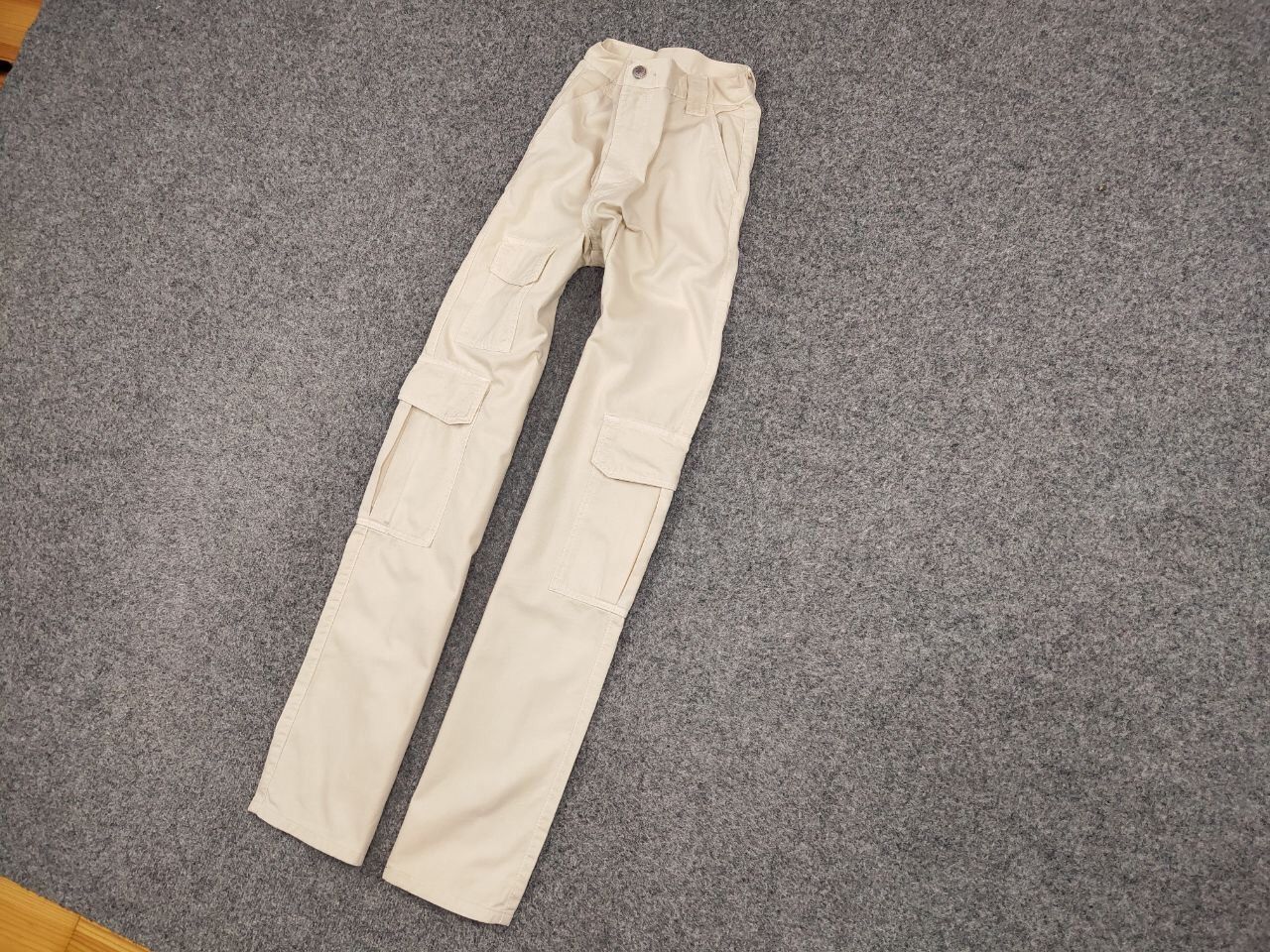 Japanese Brand Vintage 90's Japanese Baggy Beige Multi Pocket Cargo Pants Size US 31 - 3 Thumbnail