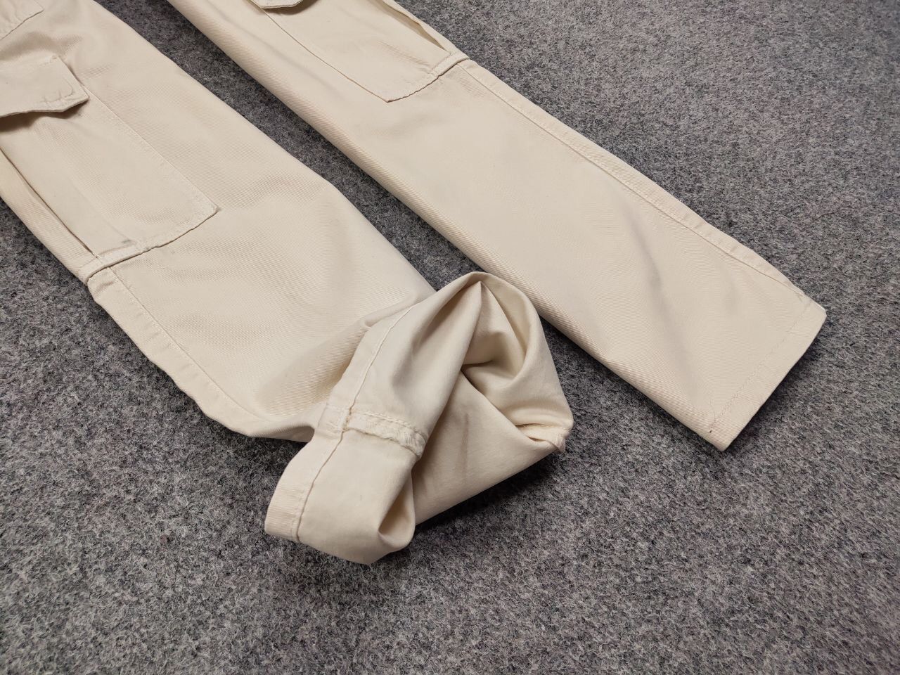 Japanese Brand Vintage 90's Japanese Baggy Beige Multi Pocket Cargo Pants Size US 31 - 10 Thumbnail