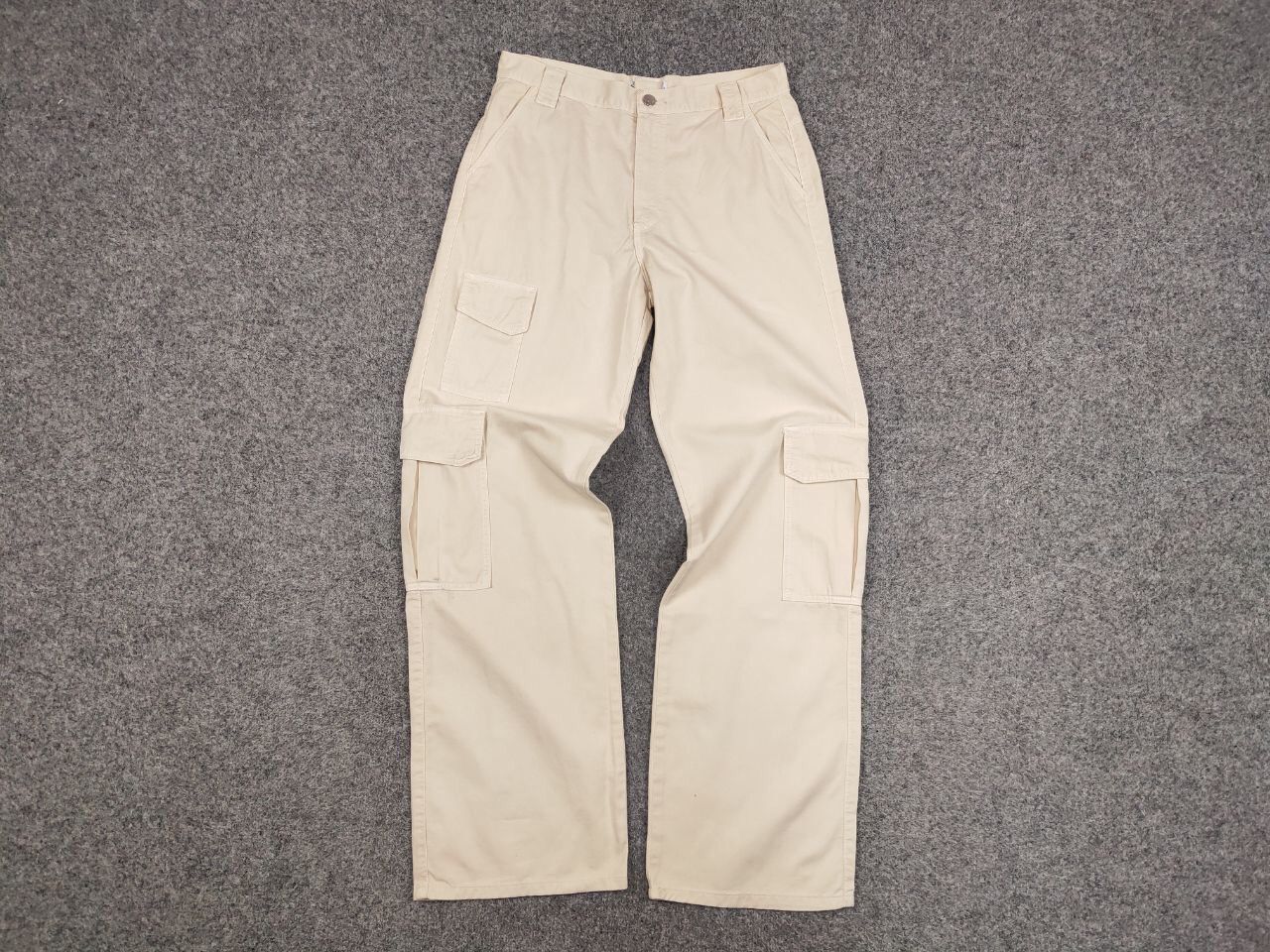 Japanese Brand Vintage 90's Japanese Baggy Beige Multi Pocket Cargo Pants Size US 31 - 13 Thumbnail