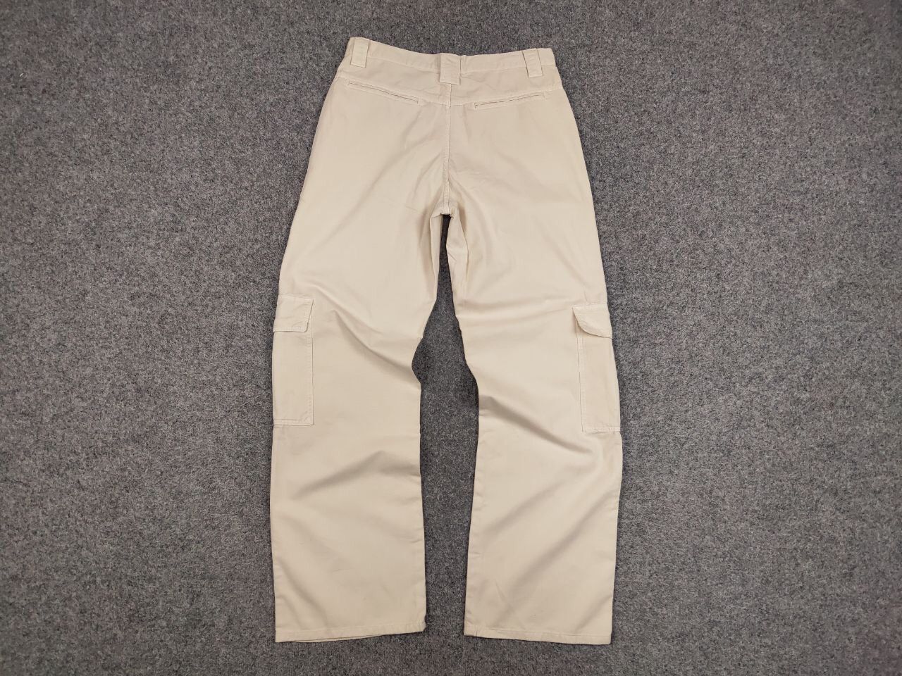 Japanese Brand Vintage 90's Japanese Baggy Beige Multi Pocket Cargo Pants Size US 31 - 14 Thumbnail