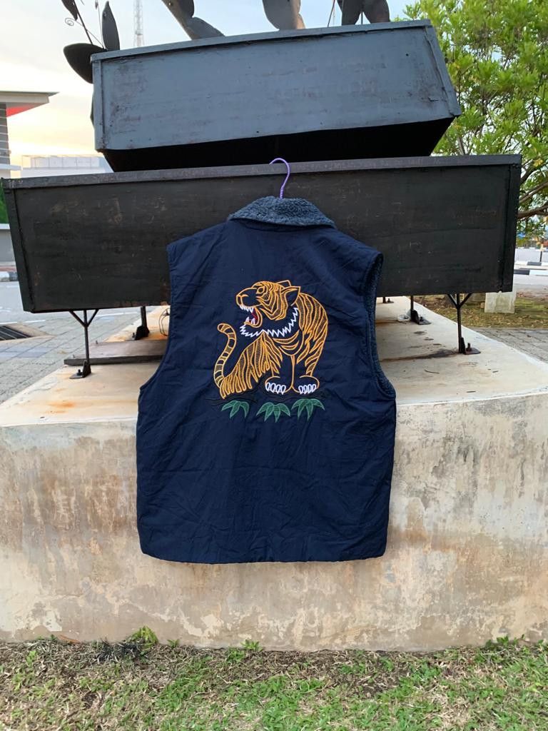 Japanese Brand × Vintage Vintage Vest Sherpa Fleece Embroidery Tiger Size US L / EU 52-54 / 3 - 1 Thumbnail
