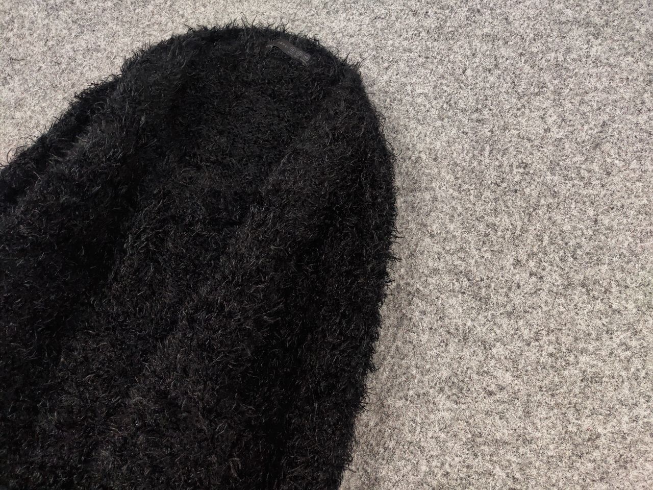Japanese Brand Vintage 90's Japanese Black Mohair Style Fuzzy Sweater Size US S / EU 44-46 / 1 - 4 Thumbnail