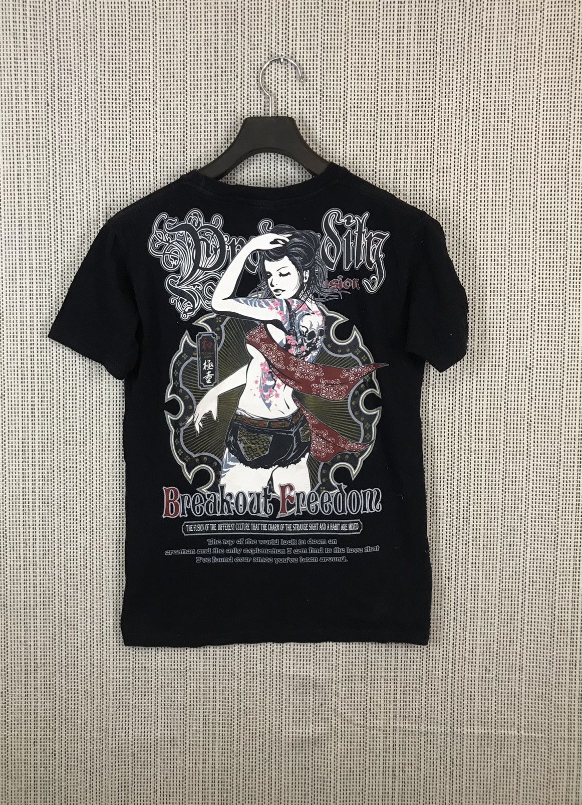 Japanese Brand ‼️JAPANASE SEXY GIRL TSHIRT NICE DESIGN‼️ Size US M / EU 48-50 / 2 - 3 Thumbnail