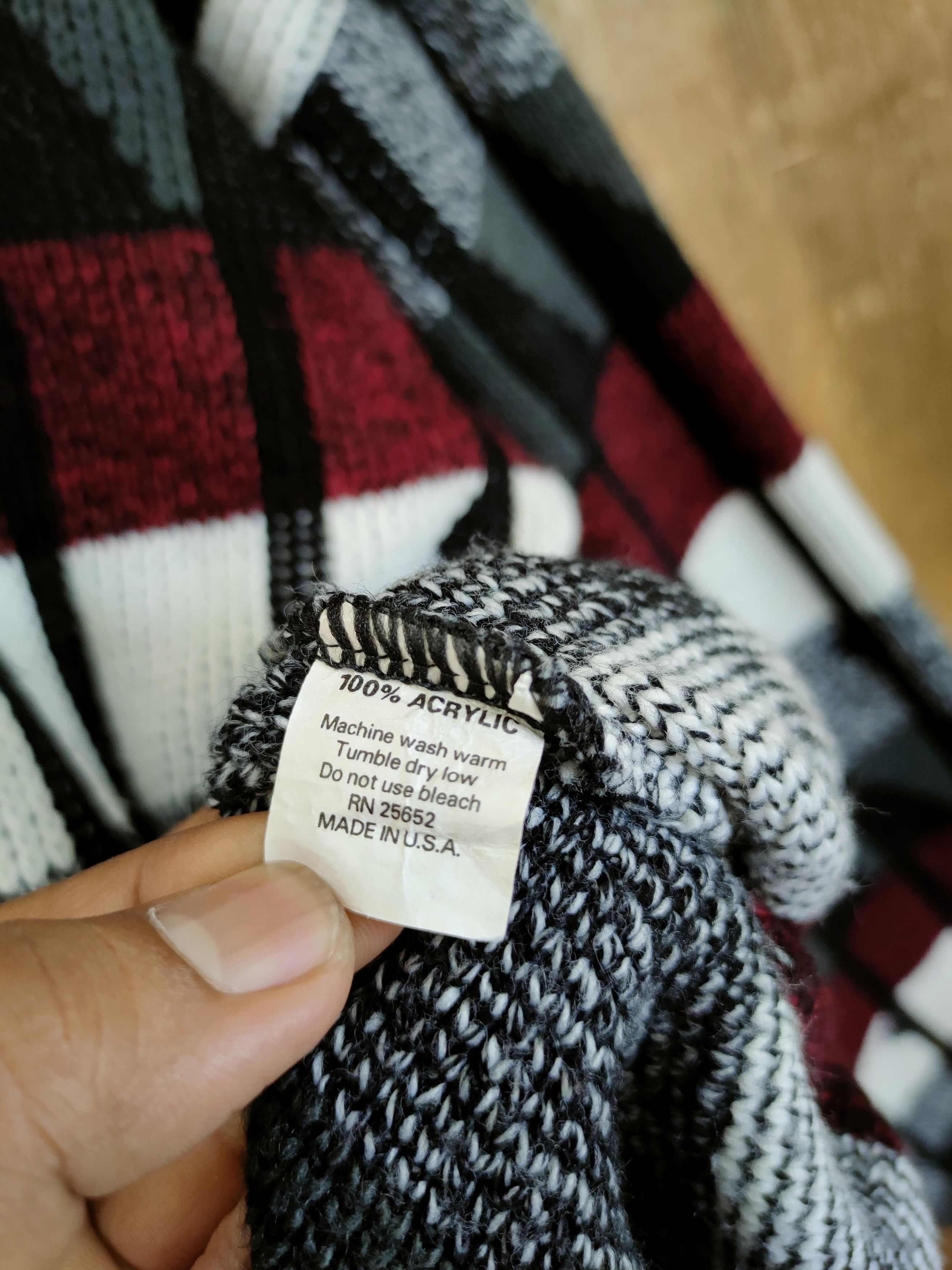Aran Isles Knitwear D Area USA aran isle knitwear cardigan art winter #46-854 Size US L / EU 52-54 / 3 - 7 Thumbnail