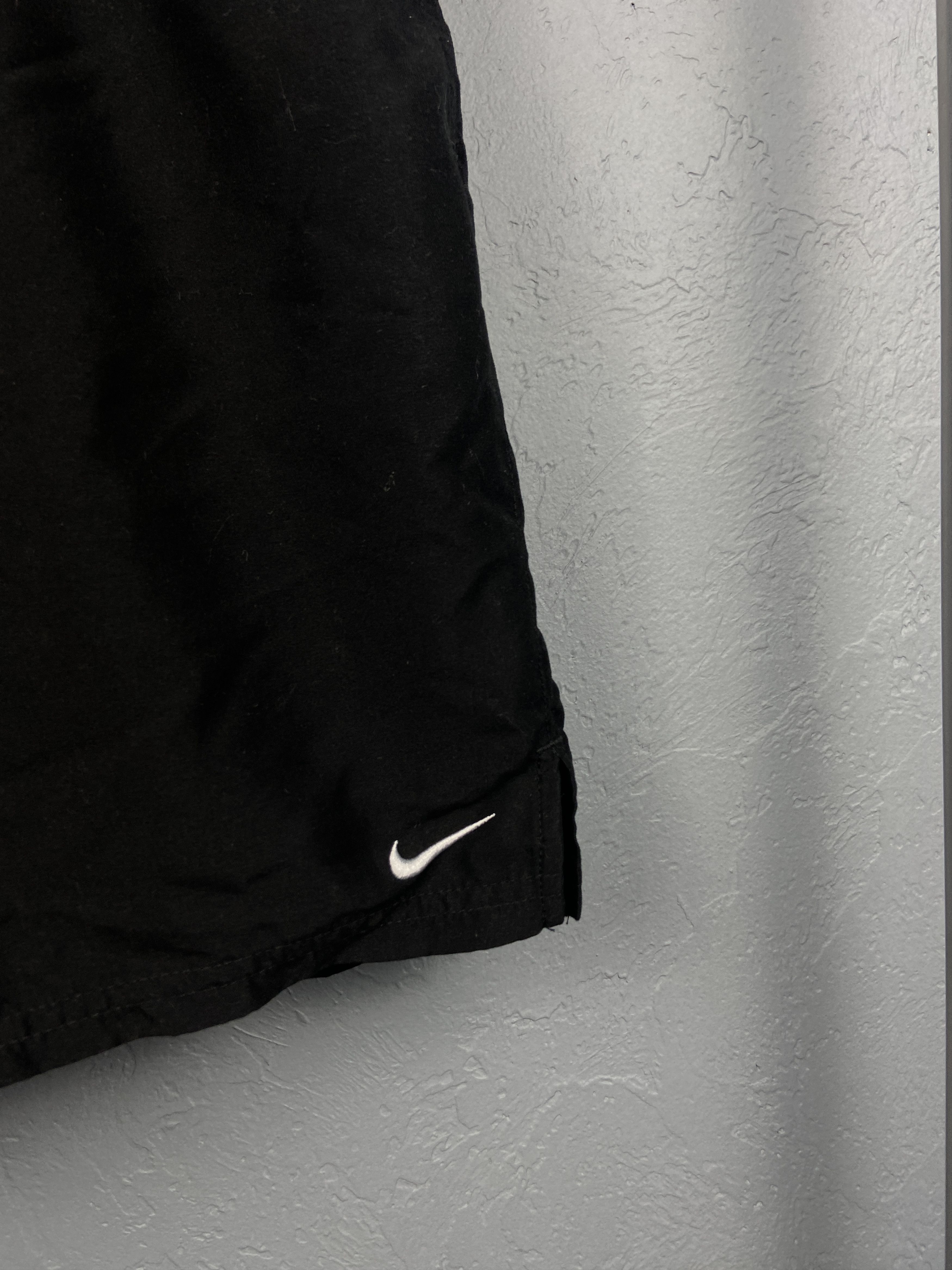 Nike × Vintage Nike Vintage Nylon Mens Shorts Y2K Size US 34 / EU 50 - 2 Thumbnail