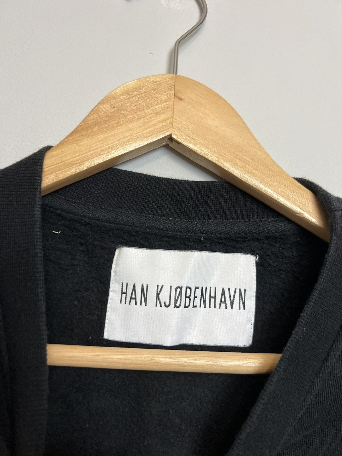 Han Kjobenhavn Rare Han Kjobenhavn Logo Black Hoodie Hype Streetwear Medium Size US M / EU 48-50 / 2 - 5 Thumbnail