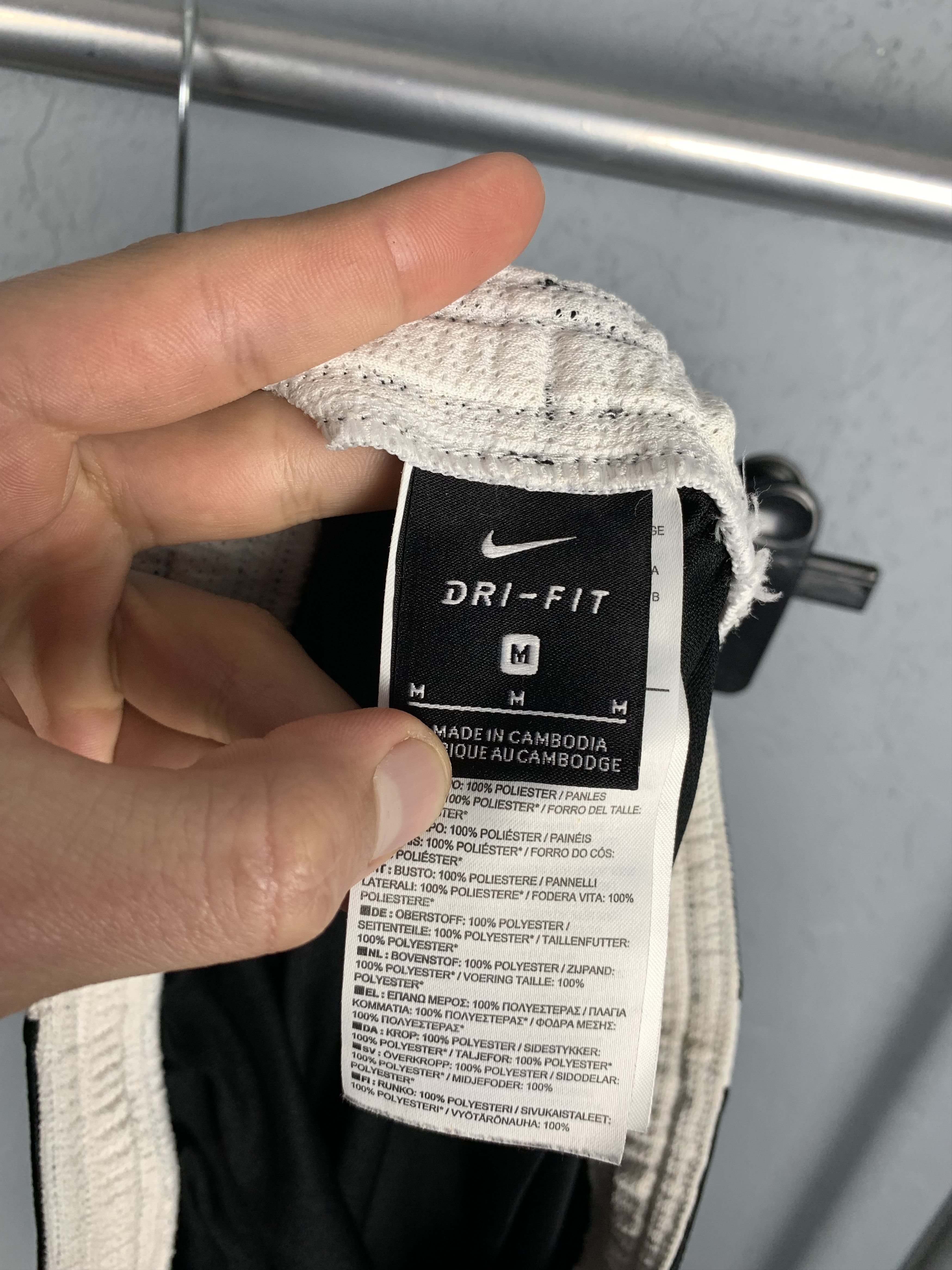 Nike × Vintage Vintage Nike Mens Shorts Dri Fit Y2K Size US 32 / EU 48 - 7 Thumbnail