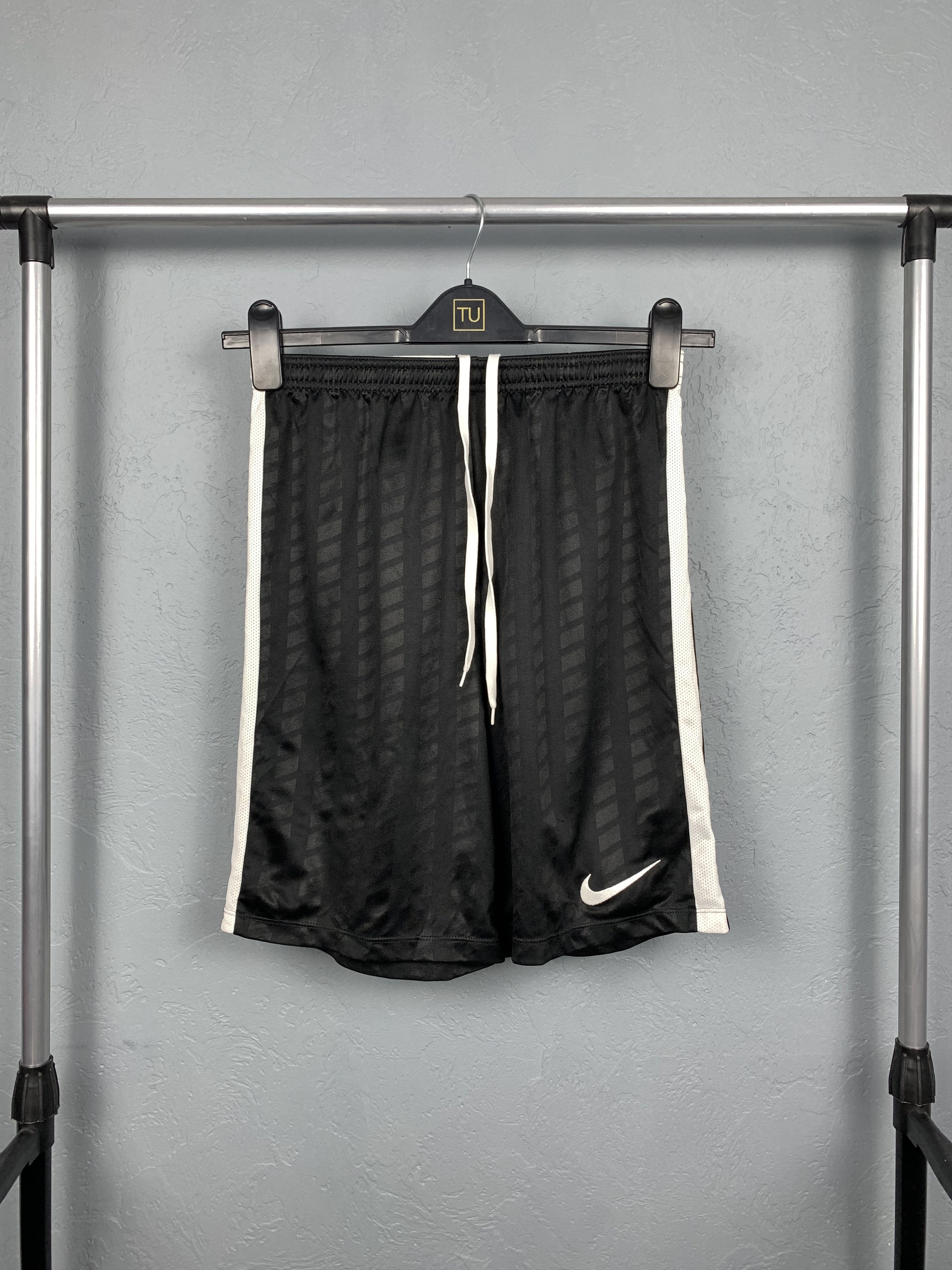 Nike × Vintage Vintage Nike Mens Shorts Dri Fit Y2K Size US 32 / EU 48 - 1 Thumbnail