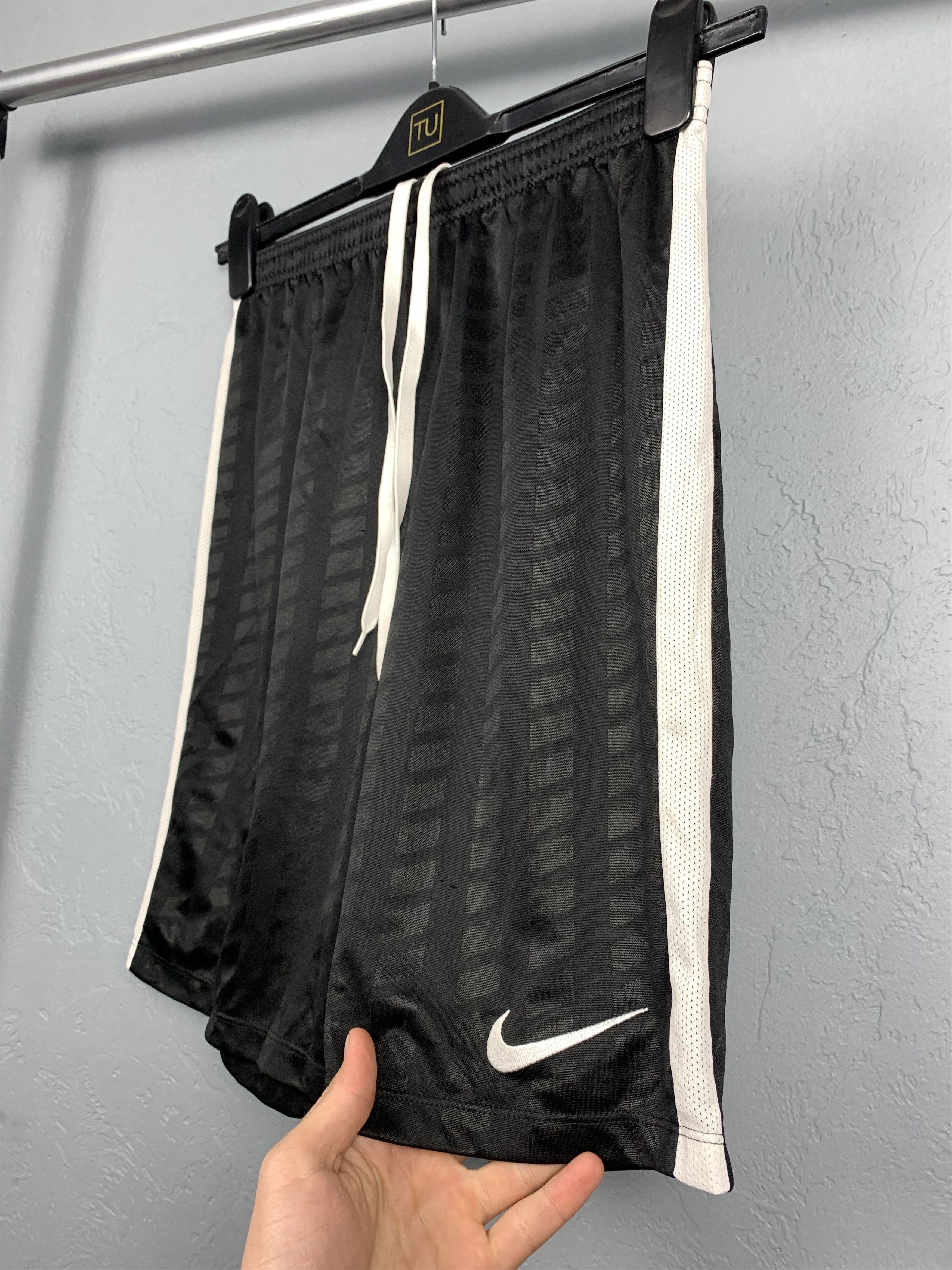 Nike × Vintage Vintage Nike Mens Shorts Dri Fit Y2K Size US 32 / EU 48 - 2 Thumbnail
