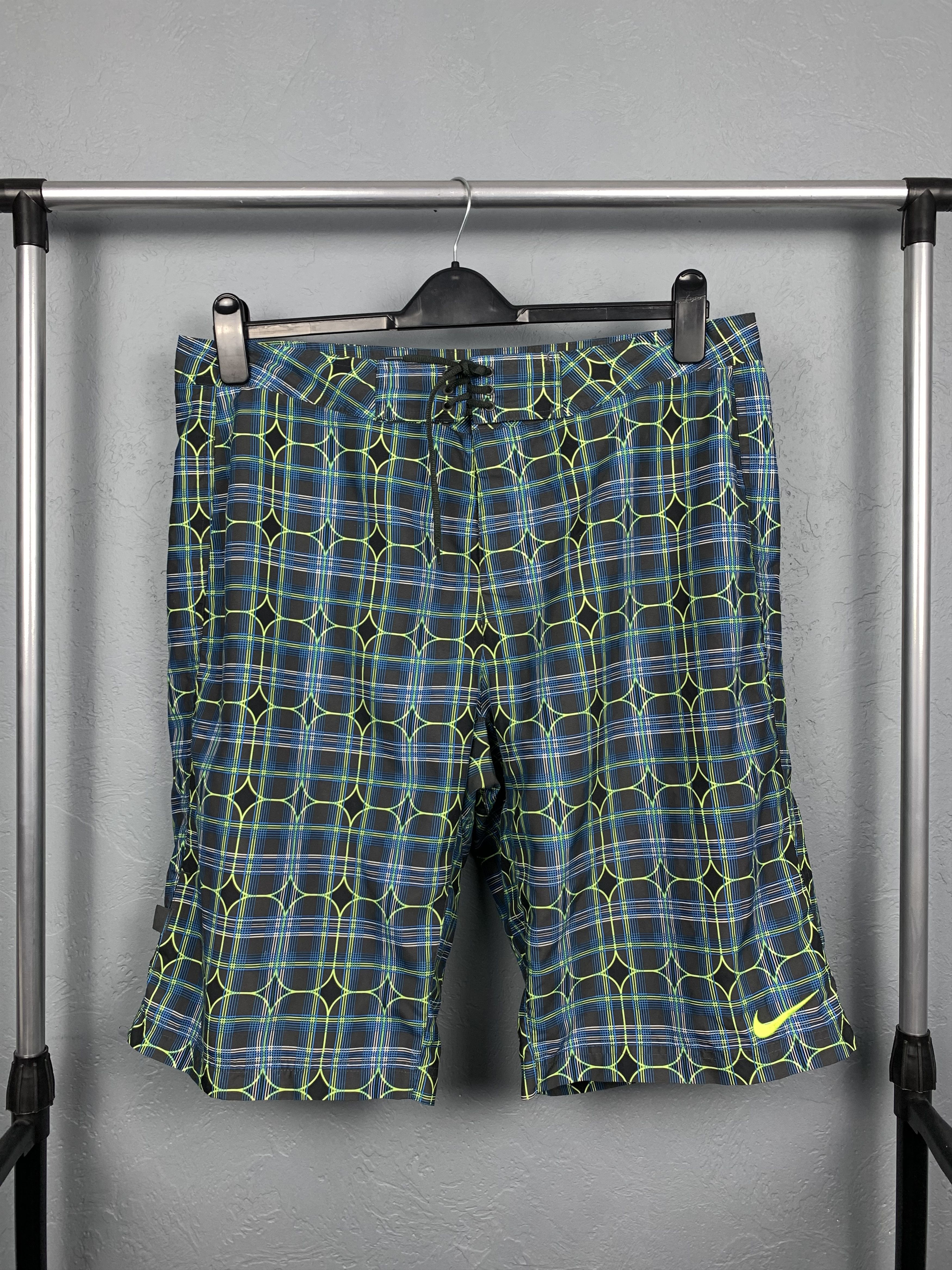 Nike × Vintage Vintage Nike Mens Shorts Y2K Size US 36 / EU 52 - 1 Thumbnail