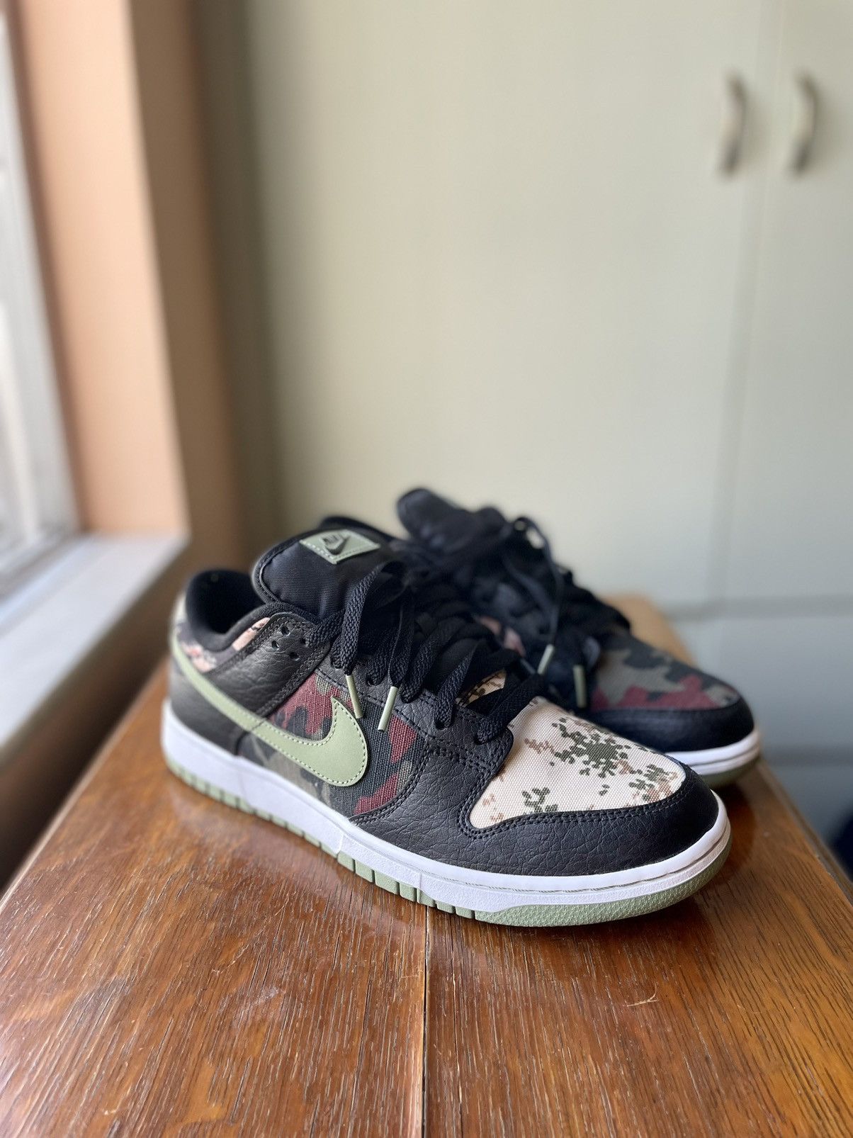 Nike Nike Dunk Low SE mixed camo Size US 10.5 / EU 43-44 - 2 Thumbnail
