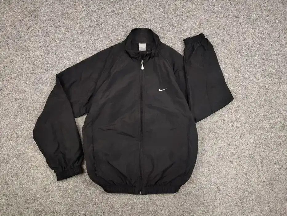 Nike Vintage Y2K Nike Swoosh nylon Lightweight Track Jacket Size US M / EU 48-50 / 2 - 5 Thumbnail
