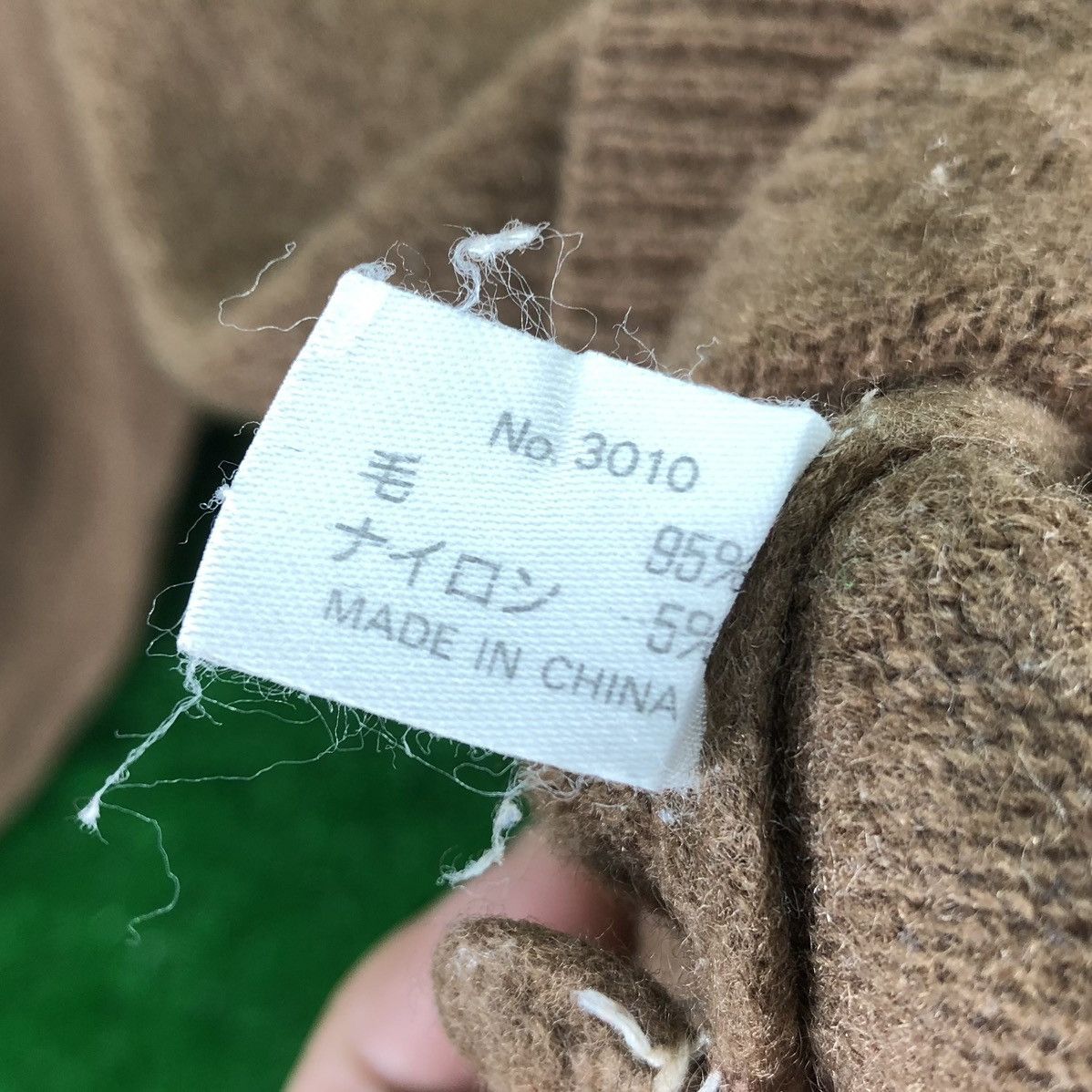 Aran Isles Knitwear Vintage 80's Wool Knit Polo Shirt Distressed by Knit Wear Size US S / EU 44-46 / 1 - 15 Thumbnail