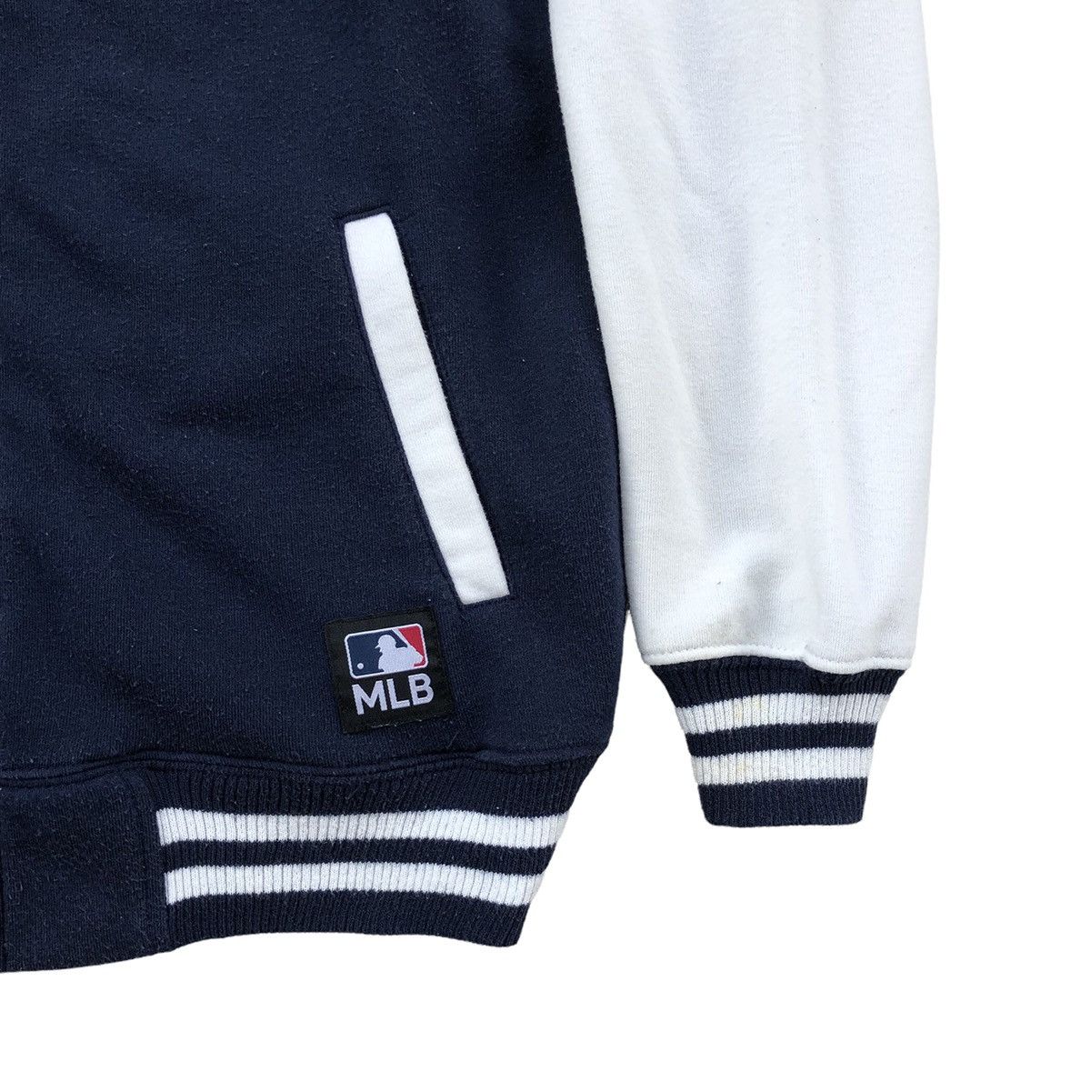 MLB New York Yankees MLB GENUINE MERCHANDISE Jacket Size US L / EU 52-54 / 3 - 6 Thumbnail
