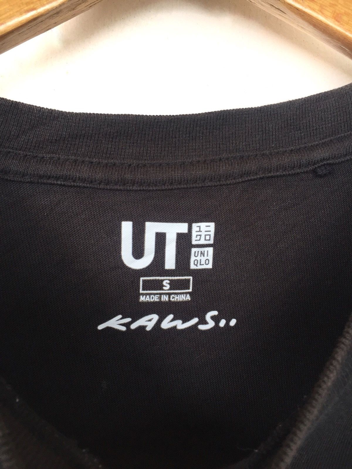 Kaws × Uniqlo Original Fake Kaws x Uniqlo Black Pocket Shirt Size US S / EU 44-46 / 1 - 5 Thumbnail