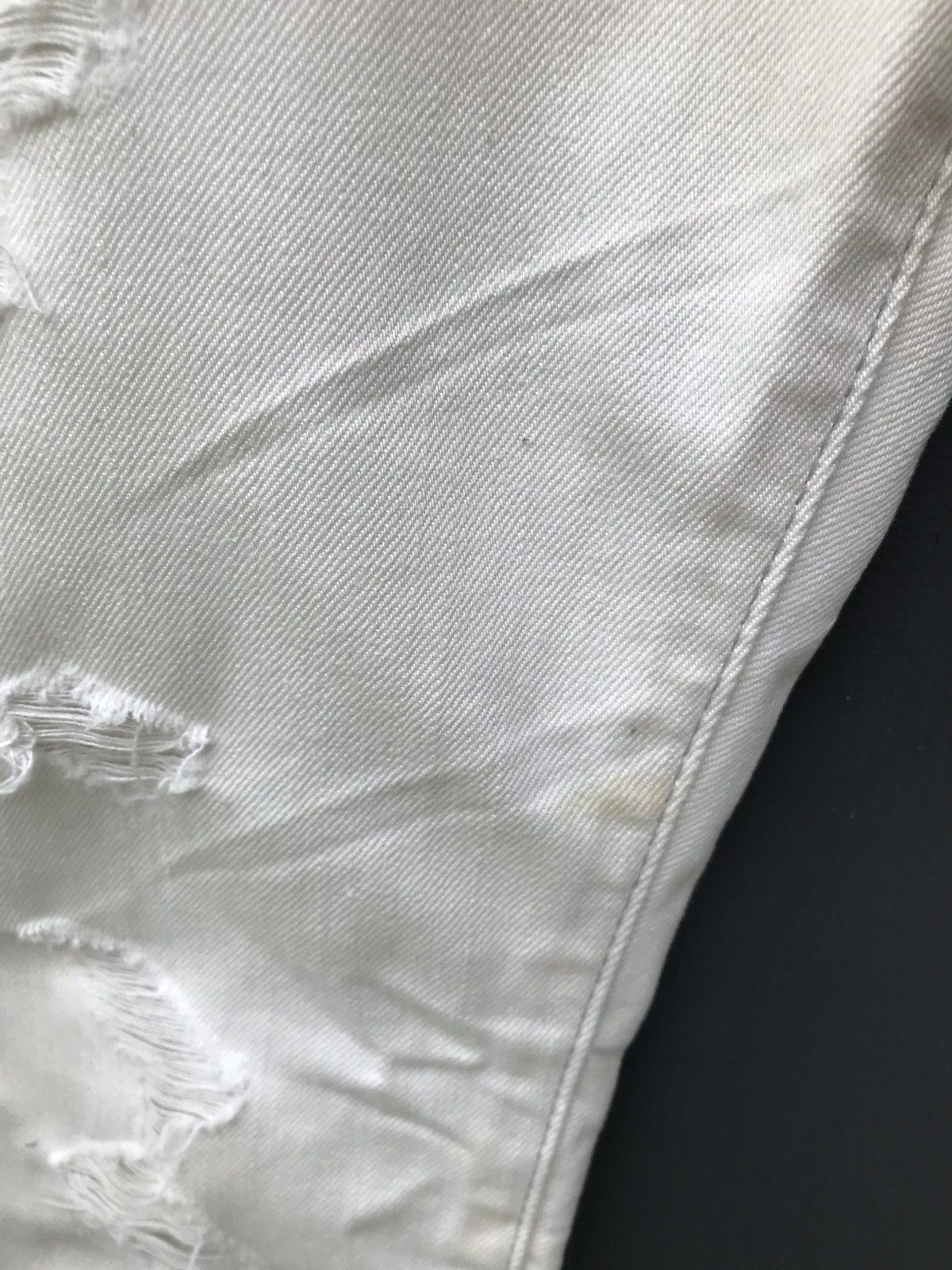 Japanese Brand × Vanquish Vanquish White Distressed Jeans Size US 29 - 11 Thumbnail