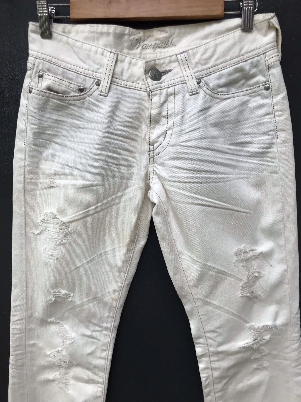 Japanese Brand × Vanquish Vanquish White Distressed Jeans Size US 29 - 2 Thumbnail