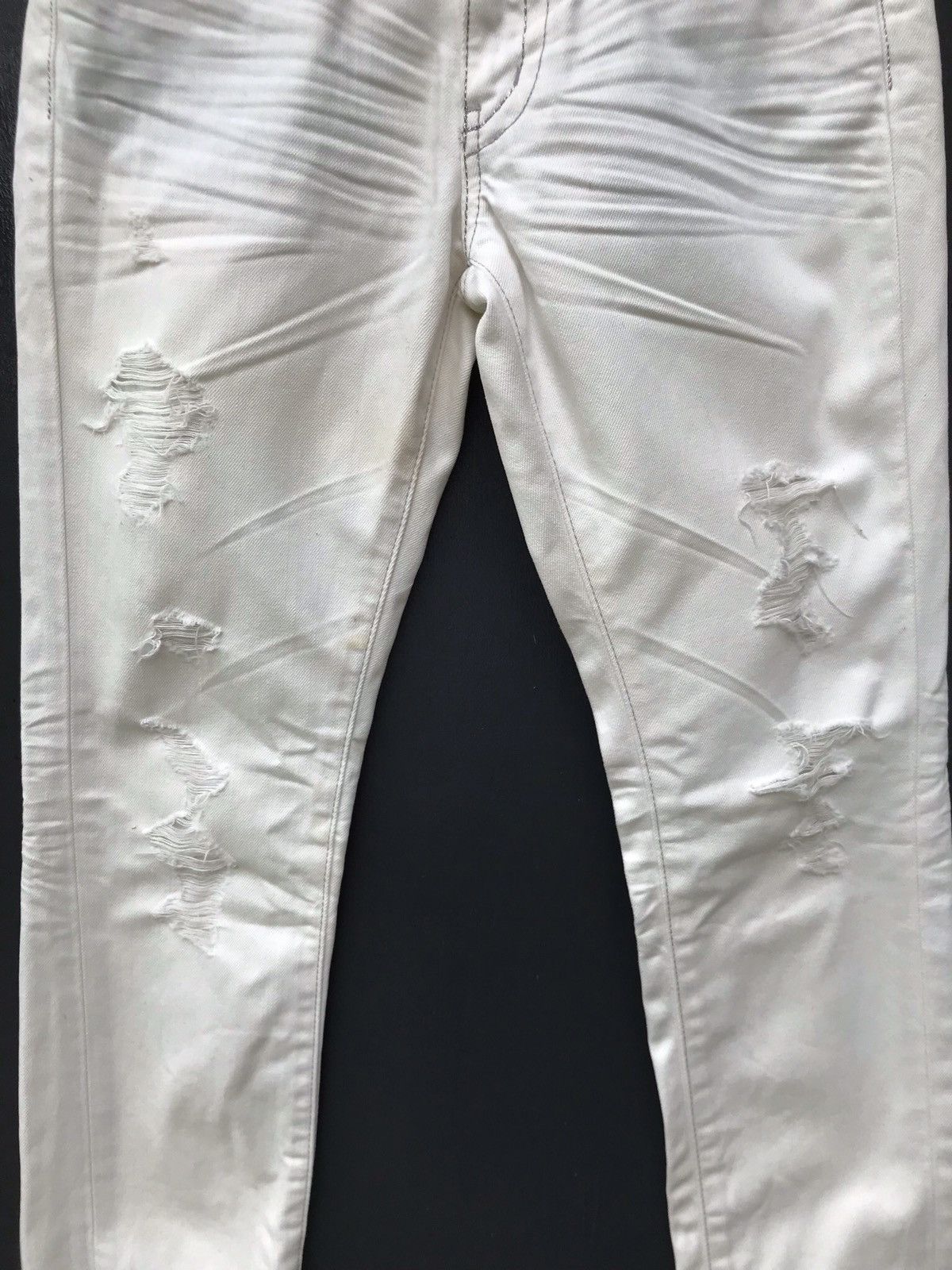Japanese Brand × Vanquish Vanquish White Distressed Jeans Size US 29 - 9 Thumbnail