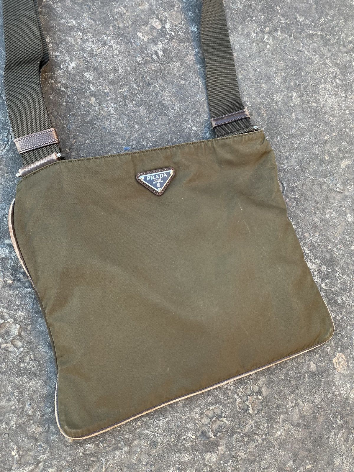 Prada Authentic Prada nylon crossbody faded bag os made in italy Size ONE SIZE - 5 Thumbnail
