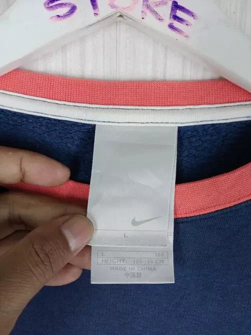 Nike Vintage Nike Crewneck Sweatshirt Size US M / EU 48-50 / 2 - 2 Thumbnail