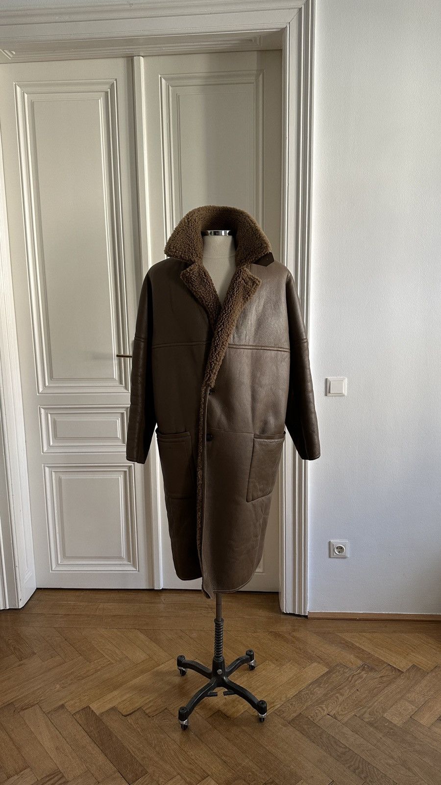 Berluti FW18 Runway Collection Toffee Shearling Coat Size US L / EU 52-54 / 3 - 2 Thumbnail
