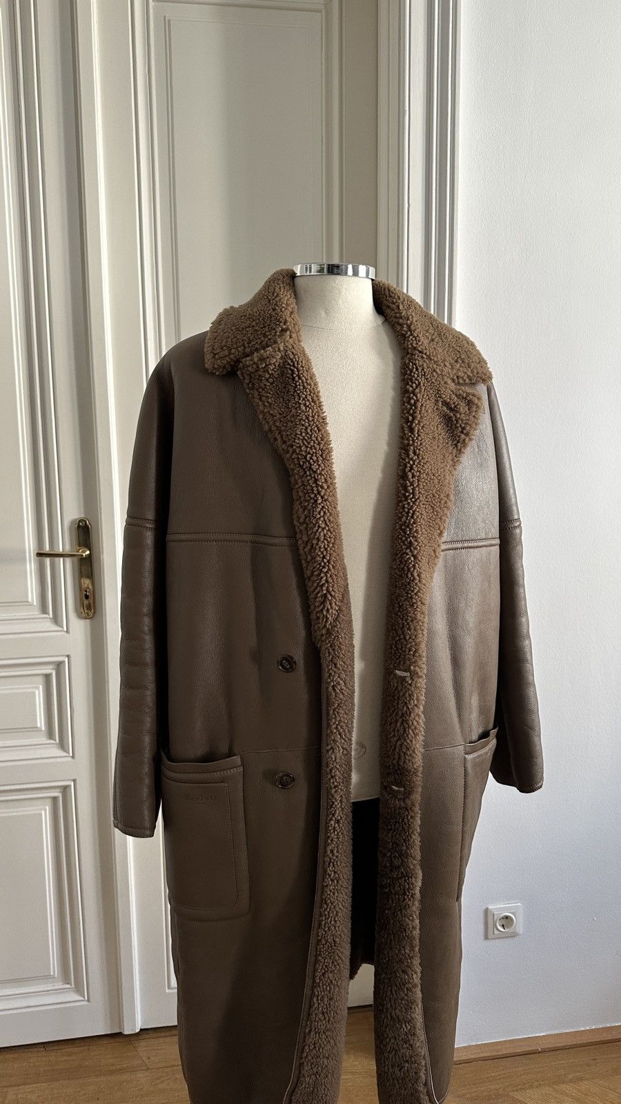 Berluti FW18 Runway Collection Toffee Shearling Coat Size US L / EU 52-54 / 3 - 3 Thumbnail