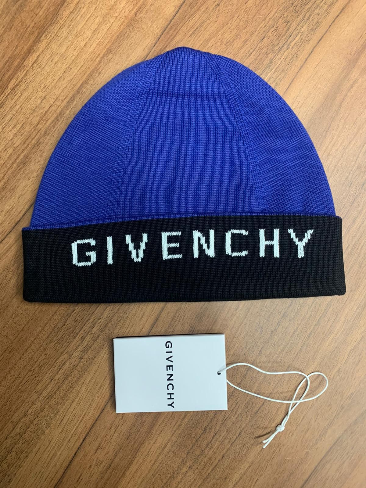 Givenchy Logo Beanie in Blue / Black Size ONE SIZE - 1 Preview