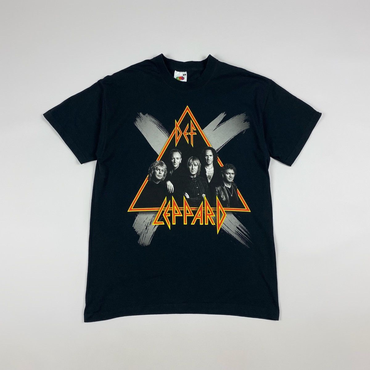 Band Tees 2002 Def Leppard World Tour T-Shirt Size US M / EU 48-50 / 2 - 1 Thumbnail